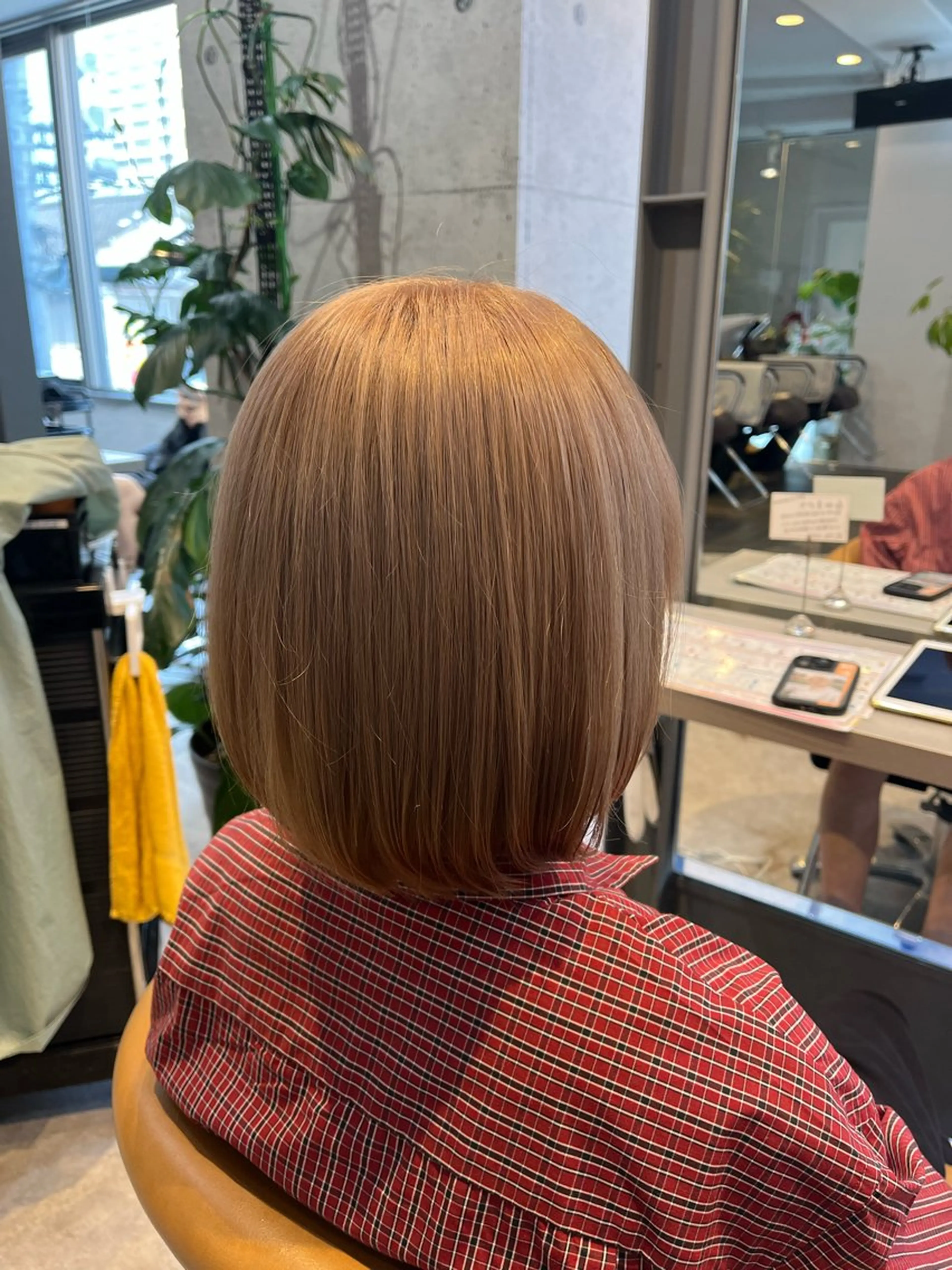 ミディアム カラー ベージュカラー ミルクティーベージュ ヘアカラー うしだ かおるのヘアスタイル