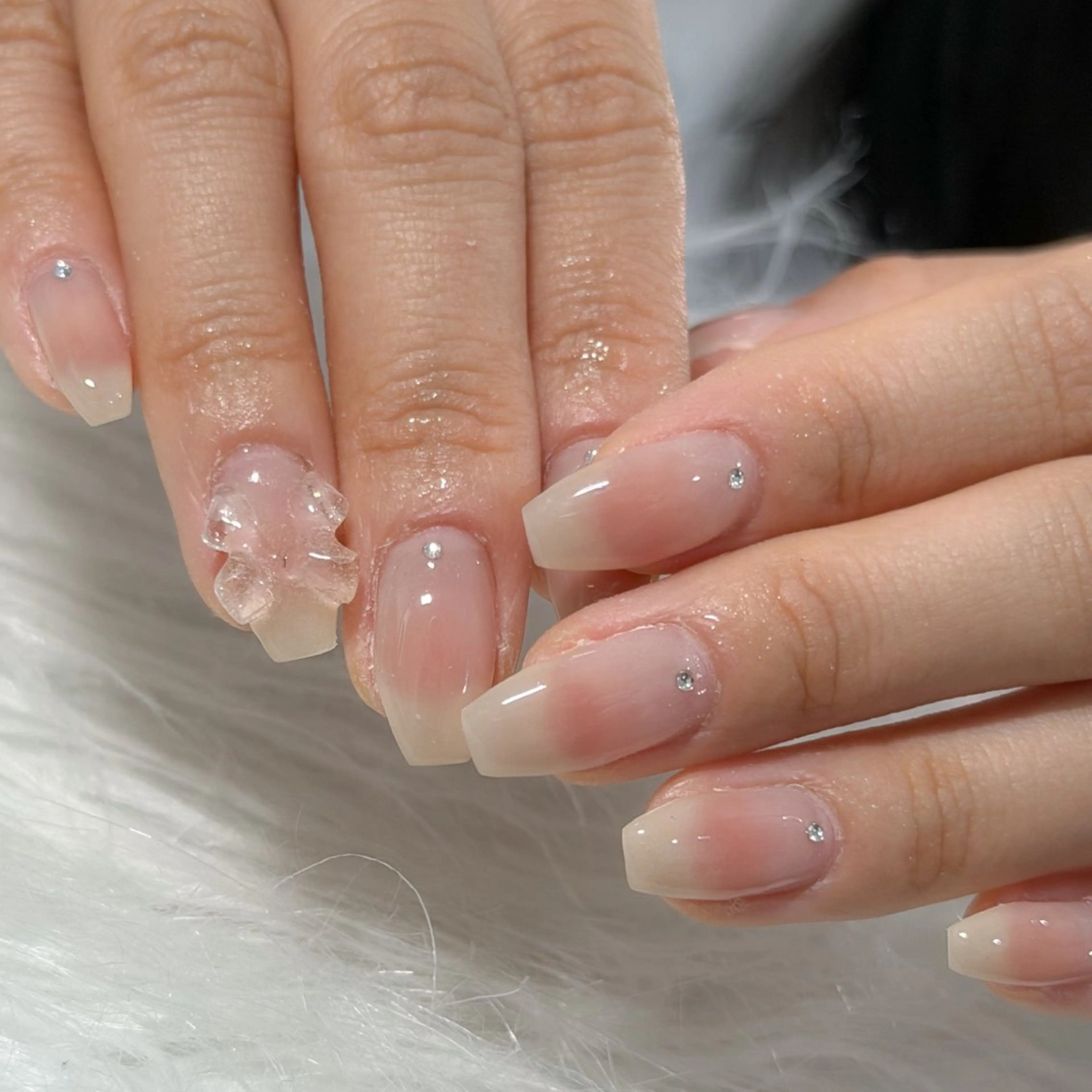 ネイル ハンドネイル フットネイル LAVISH nanamiのネイルデザイン