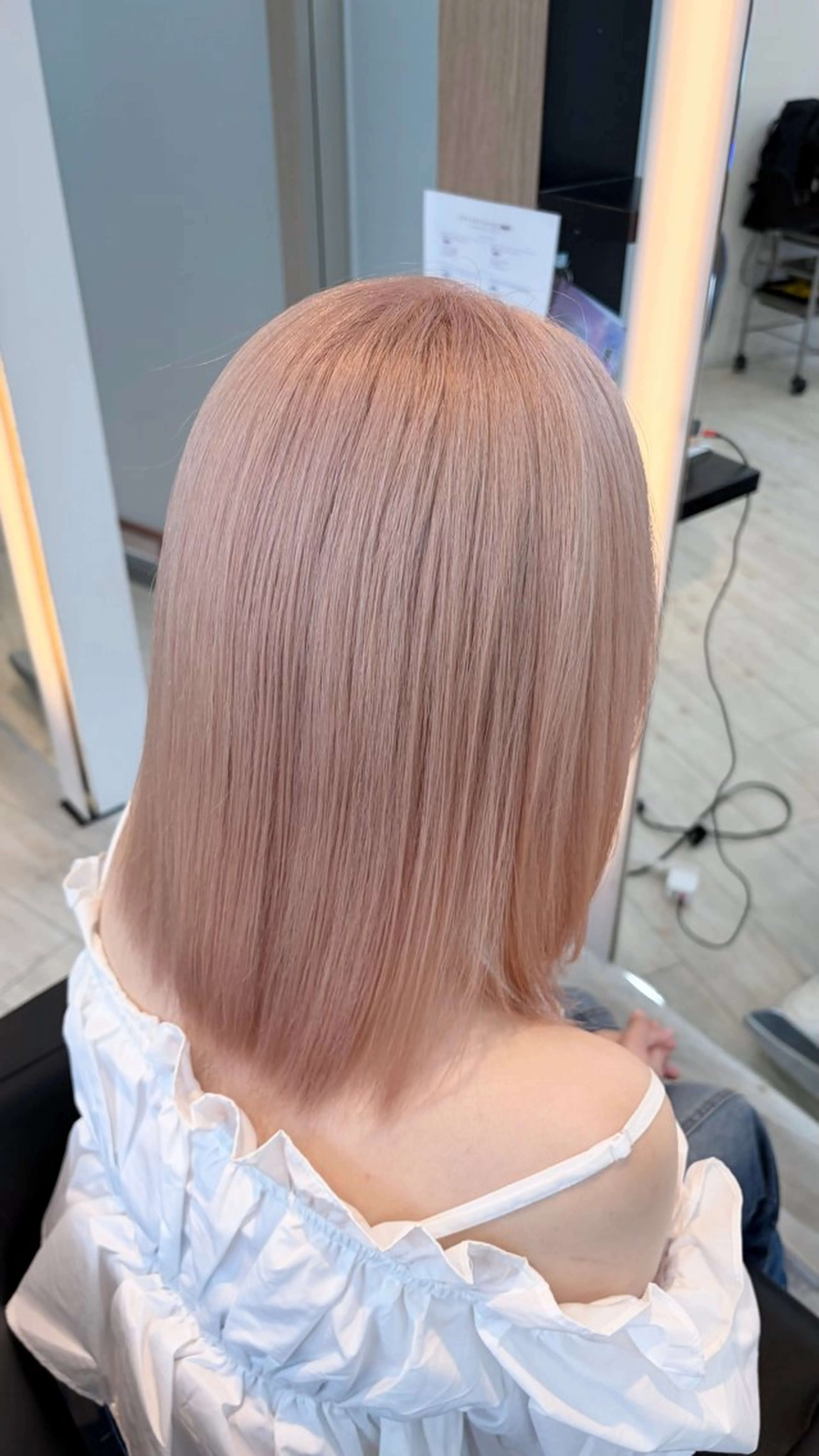 ミディアム カラー ヘアカラー トリートメント ブリーチ/髪質改善/ ハイトーン/暖色のヘアスタイル