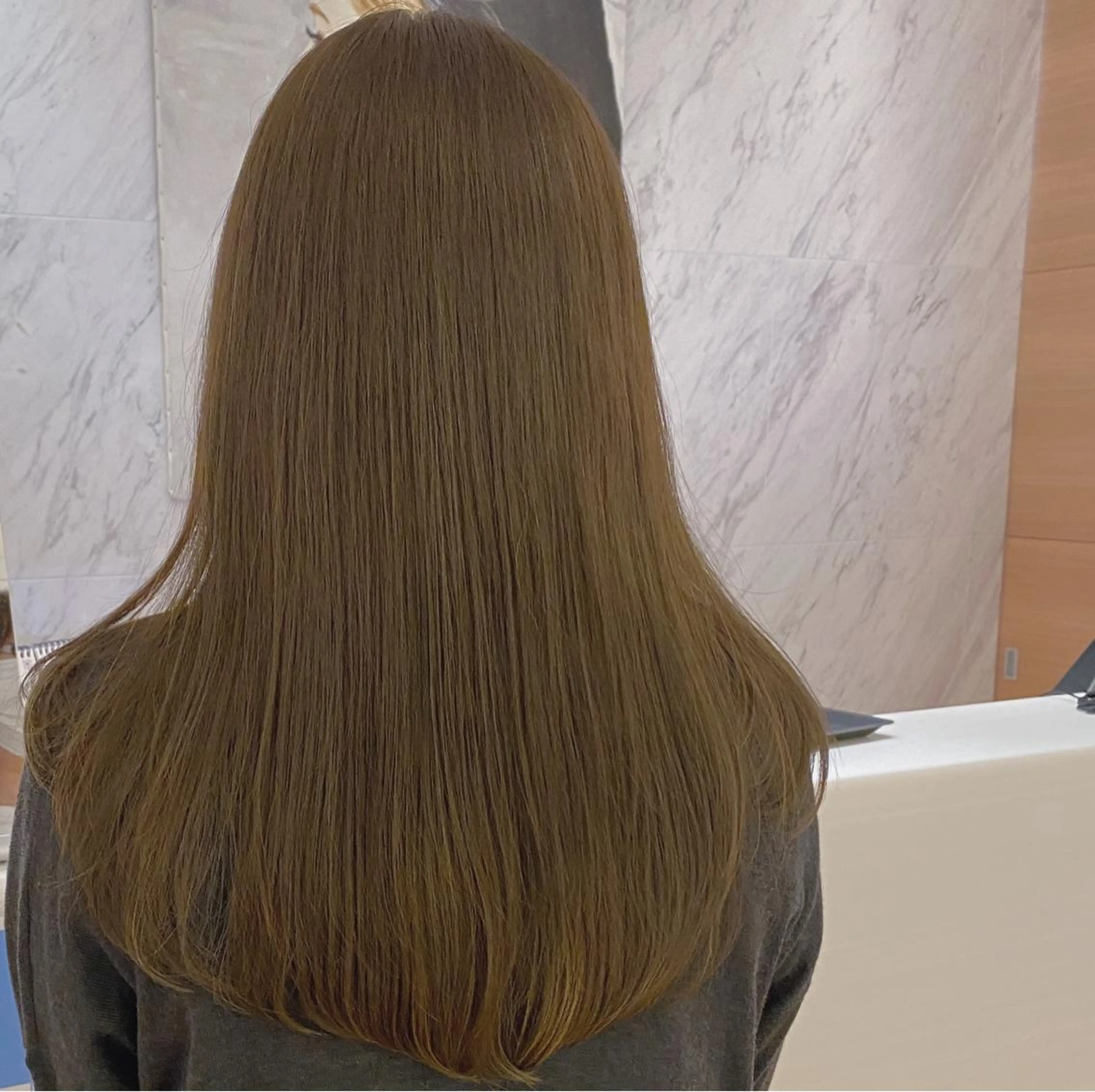 ロング カラー ブリーチ ブリーチなしカラー オリーブカラー 東 大貴のヘアスタイル