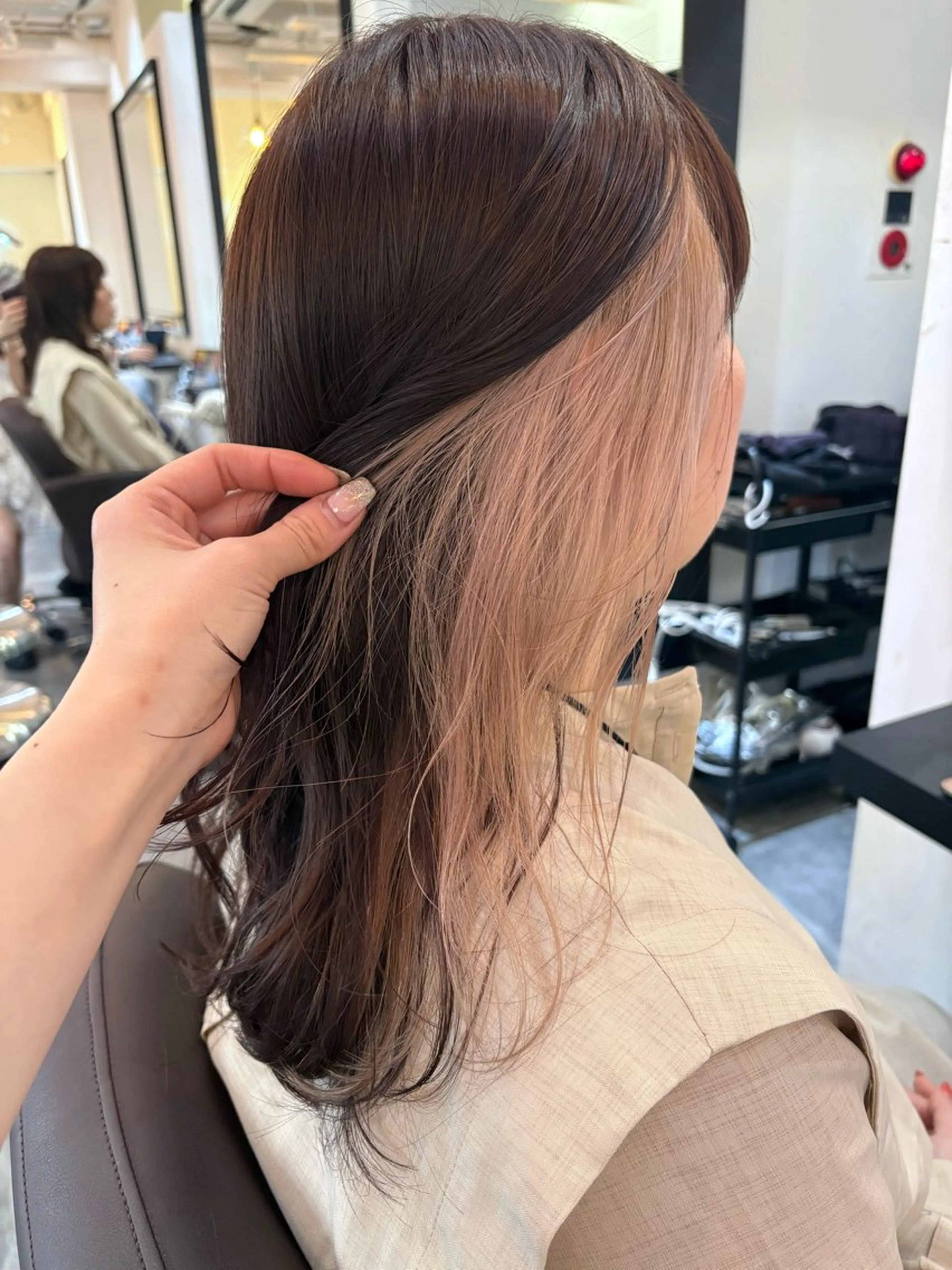 セミロング カラー ブリーチ ケアブリーチ ダブルカラー インナーカラー カット ヘアカラー トリートメント 艶ピンク*ヘアセット 🌙shioriのヘアスタイル