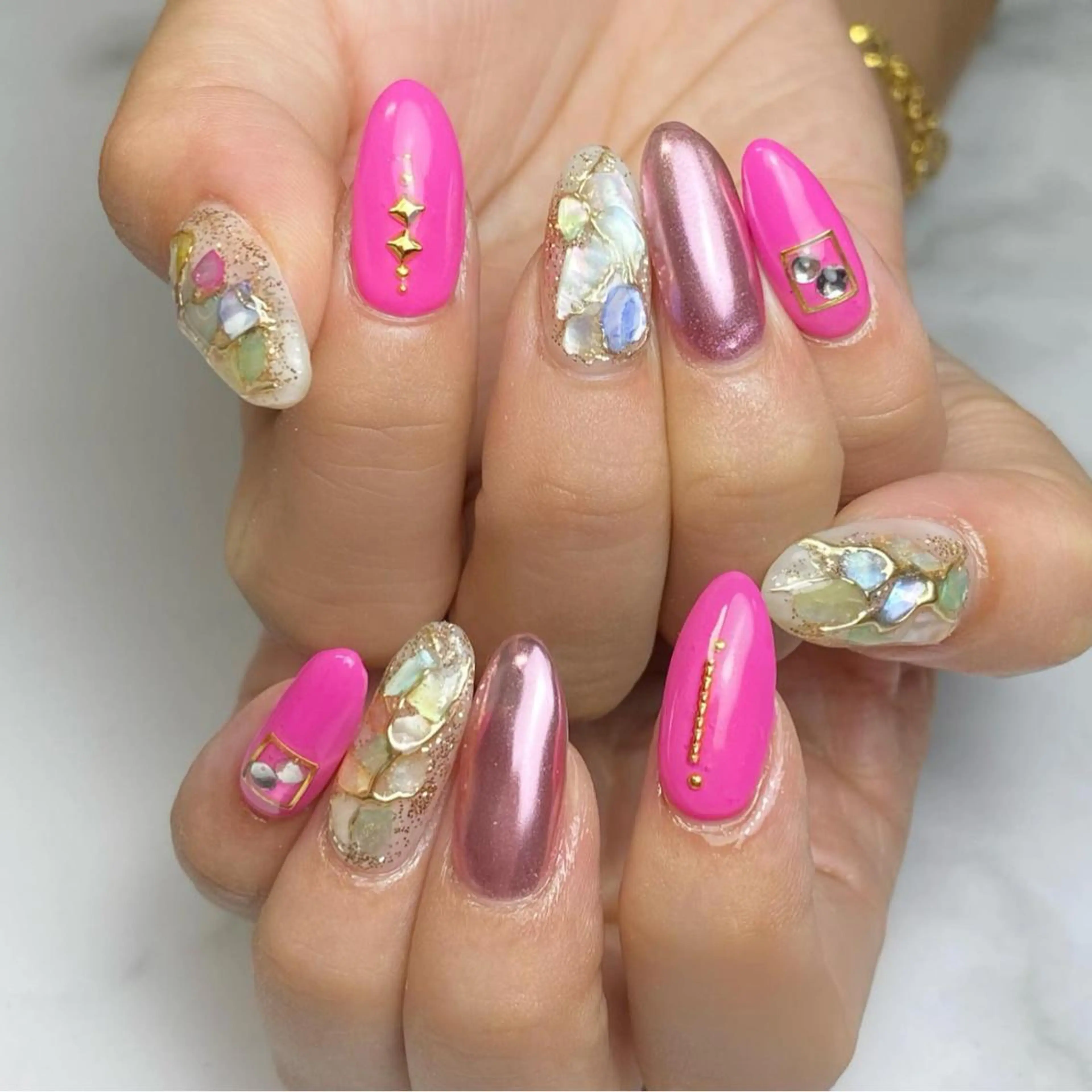 ネイル ミラーネイル ピンク Nail ameria megu所属・ameria meguのネイルデザイン