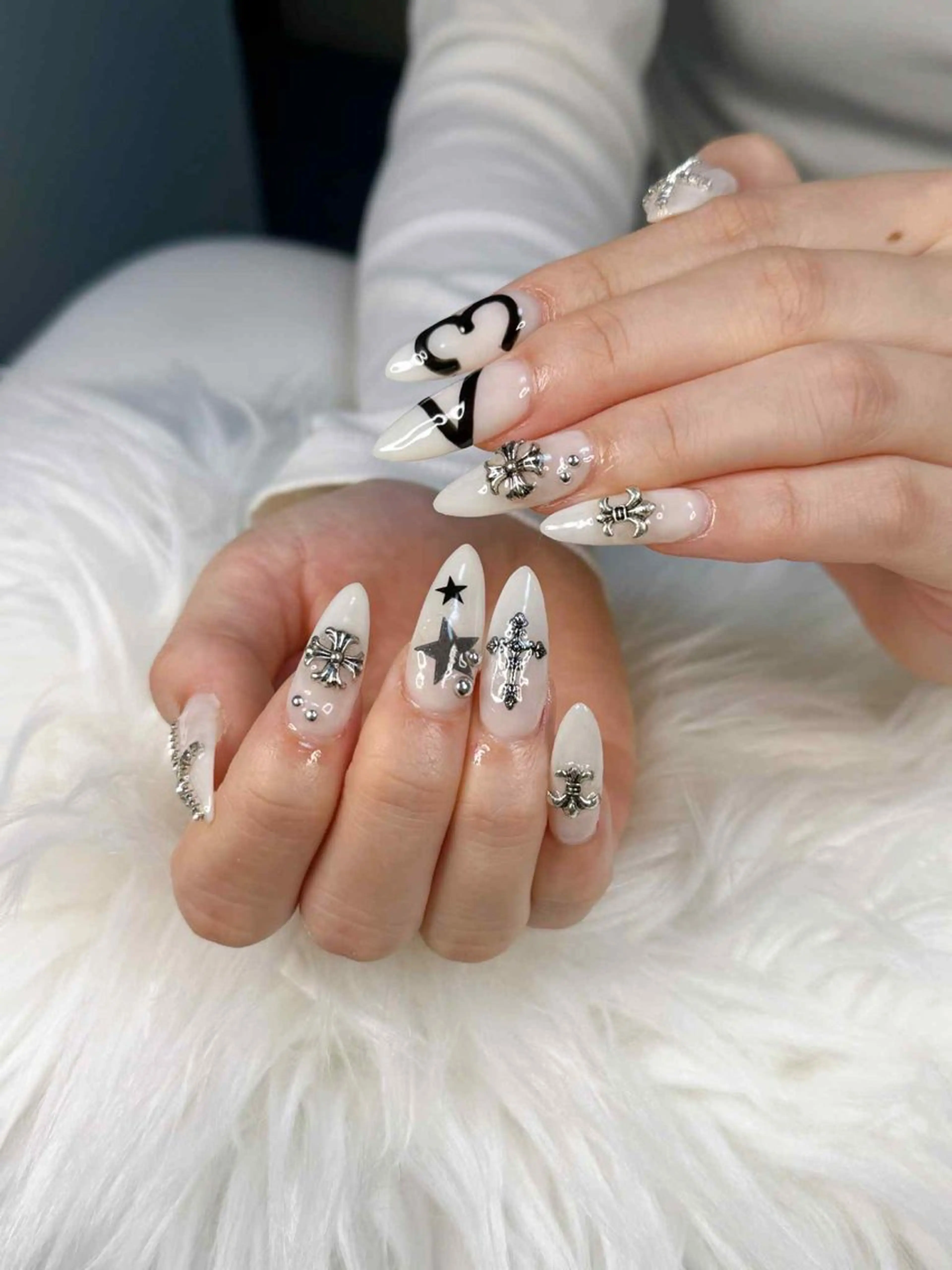 ネイル アートネイル オーロラネイル チークネイル 長さ出し フットネイル ハンドネイル フットネイル ハンドケア Noiranail_ studio川越西口のネイルデザイン