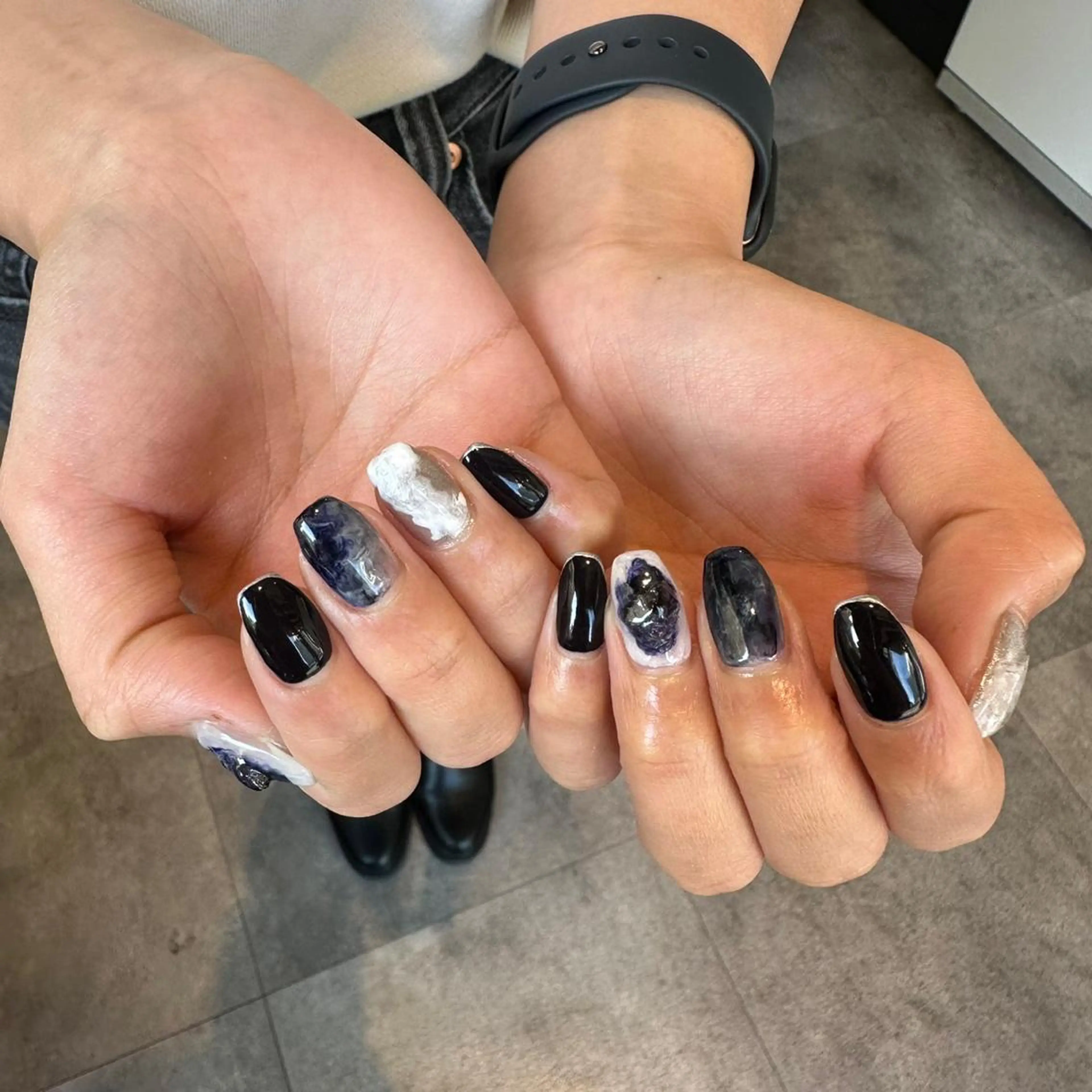 ネイル ミラーネイル ハンドネイル shio ♡ 24日空きありのネイルデザイン