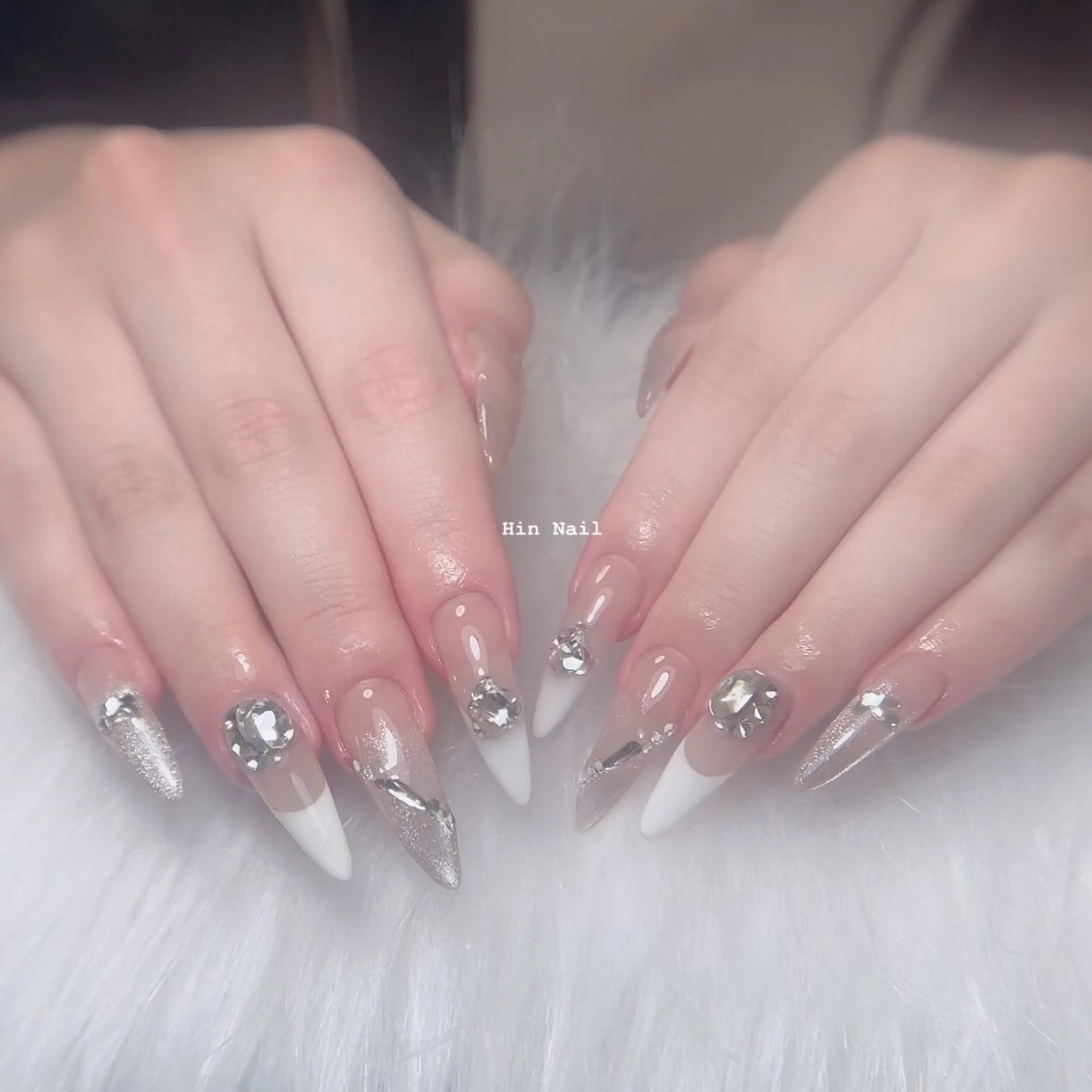 ネイル ハンドネイル Hin Nailsのネイルデザイン