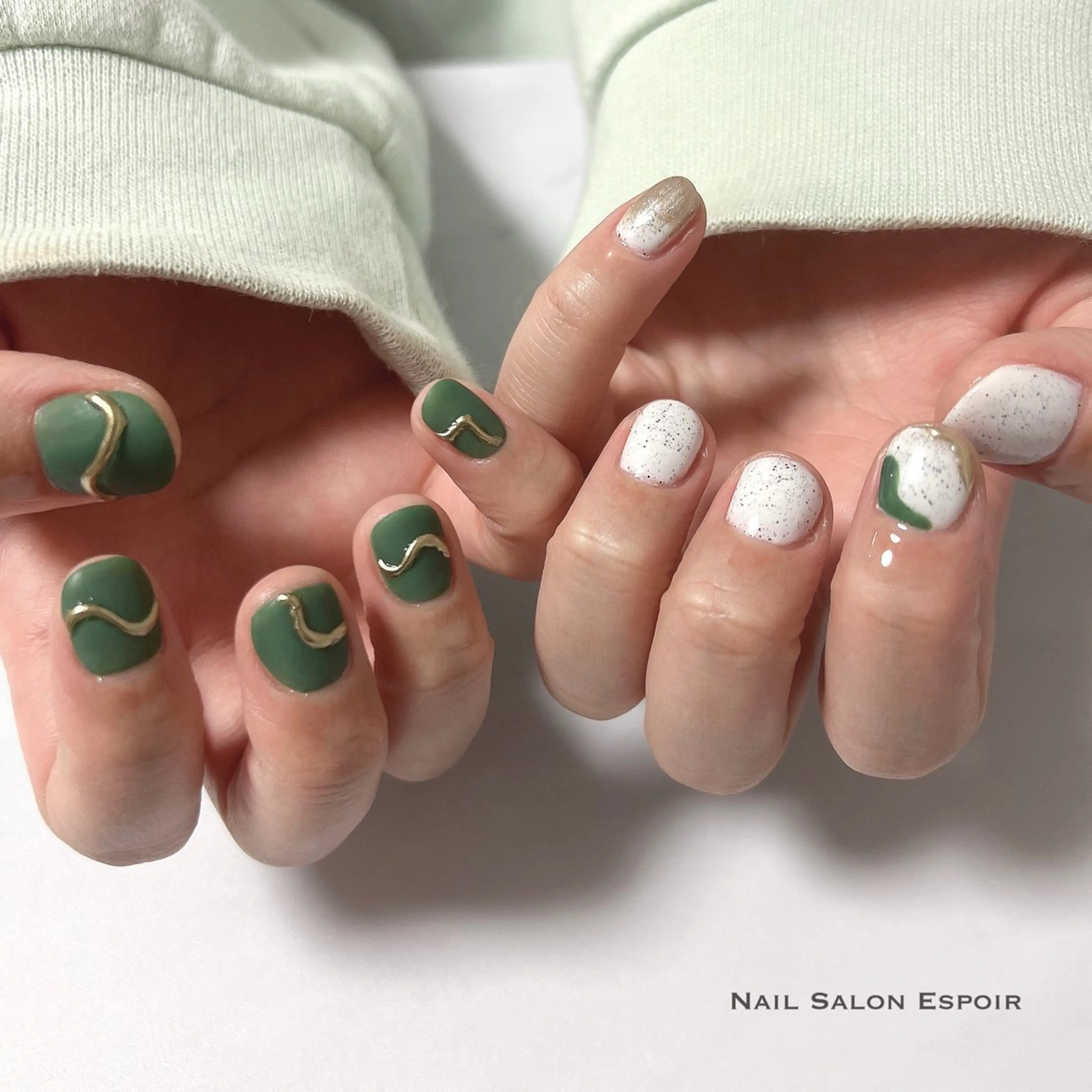ネイル ミラーネイル 持ち込み ニュアンスネイル Nail Salon Espoirのネイルデザイン