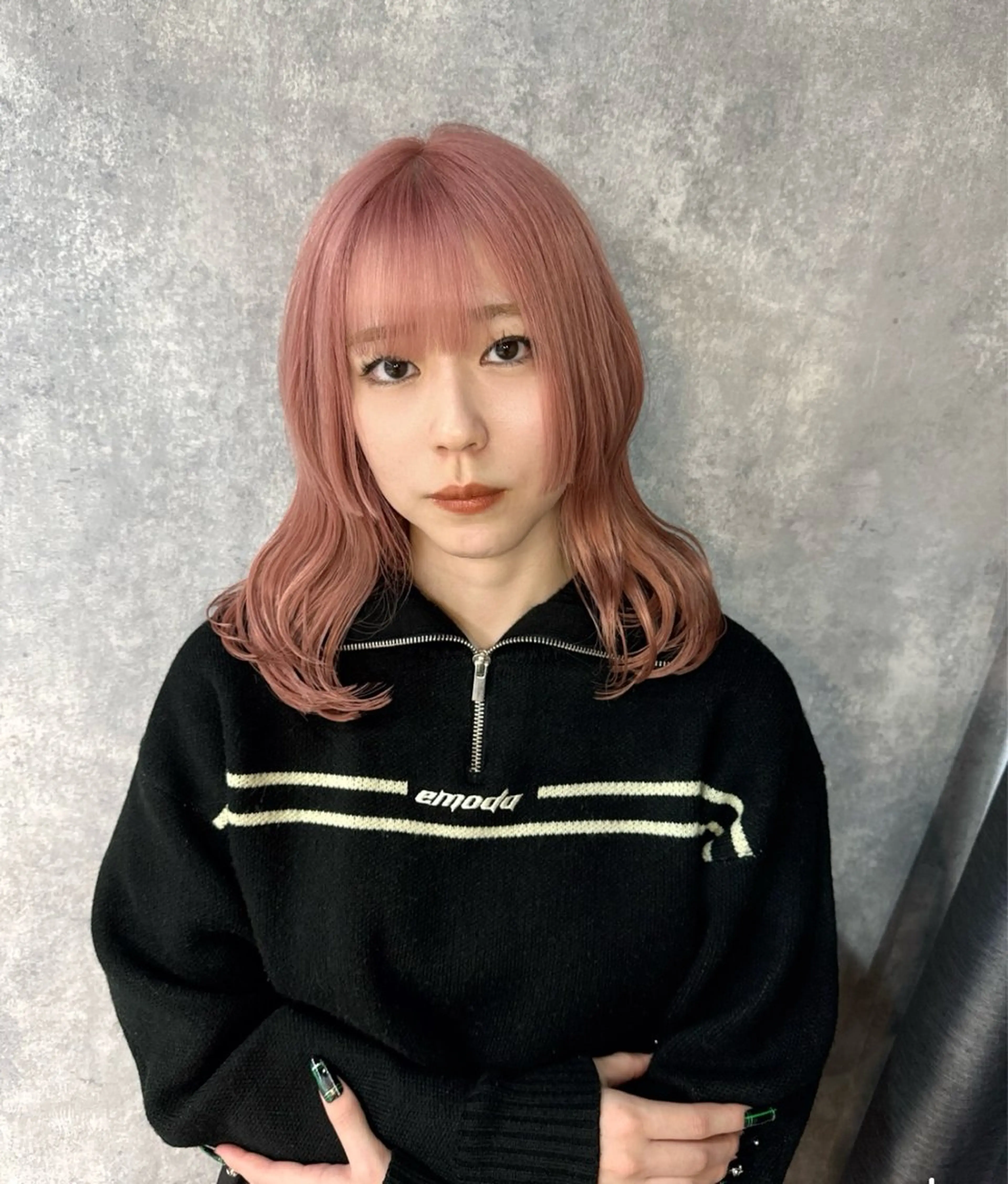 セミロング カラー 切りっぱなしボブ ブリーチ ケアブリーチ イヤリングカラー ハイトーンカラー 【.ico】心斎橋/ ウルフ/飛田ゆうきのヘアスタイル