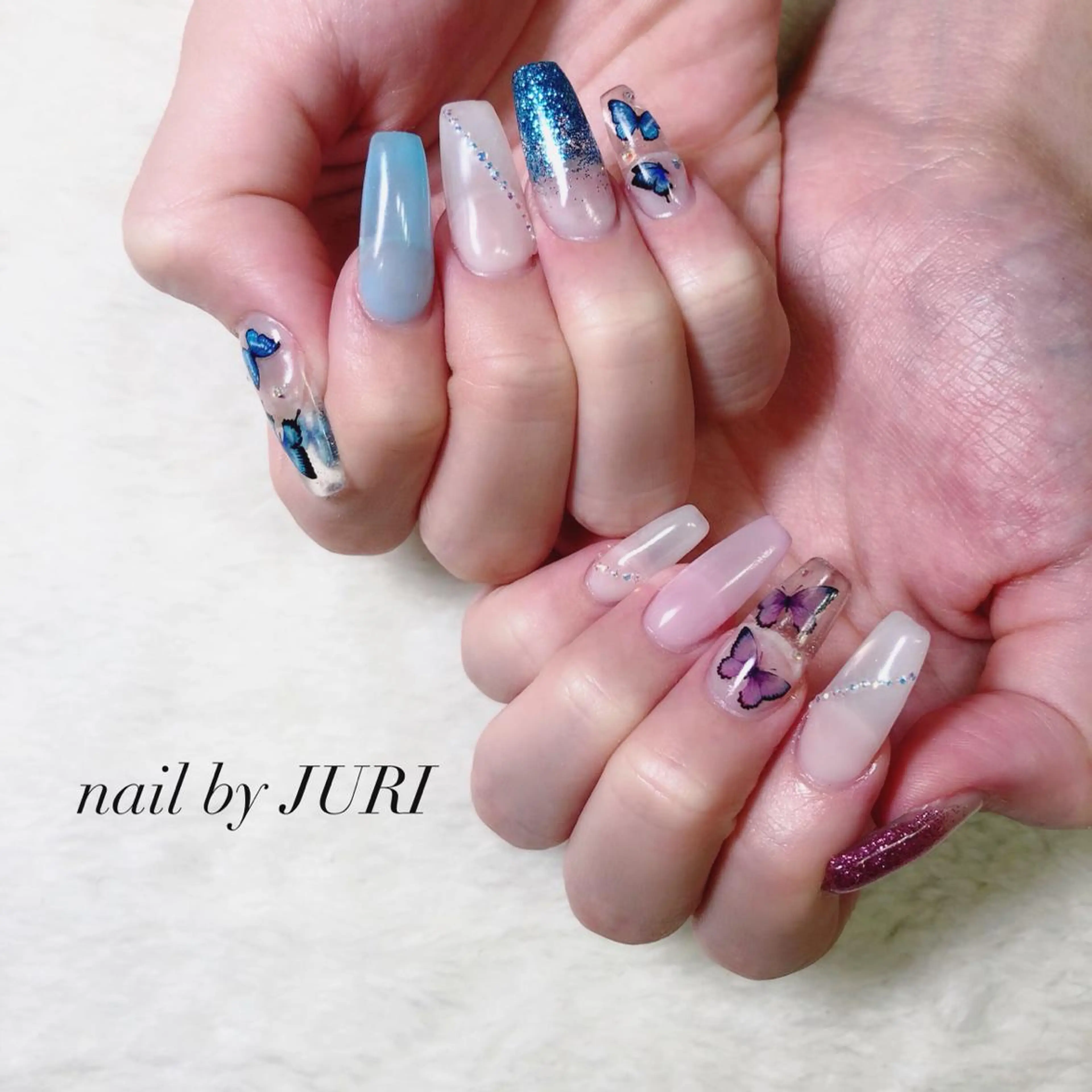 ネイル フットネイル フレンチネイル ジェルネイル ラメ(グリッター) ラメグラデーション NEO Beauty Salon所属・𝐍𝐄𝐎 𝐉𝐔𝐑𝐈のネイルデザイン