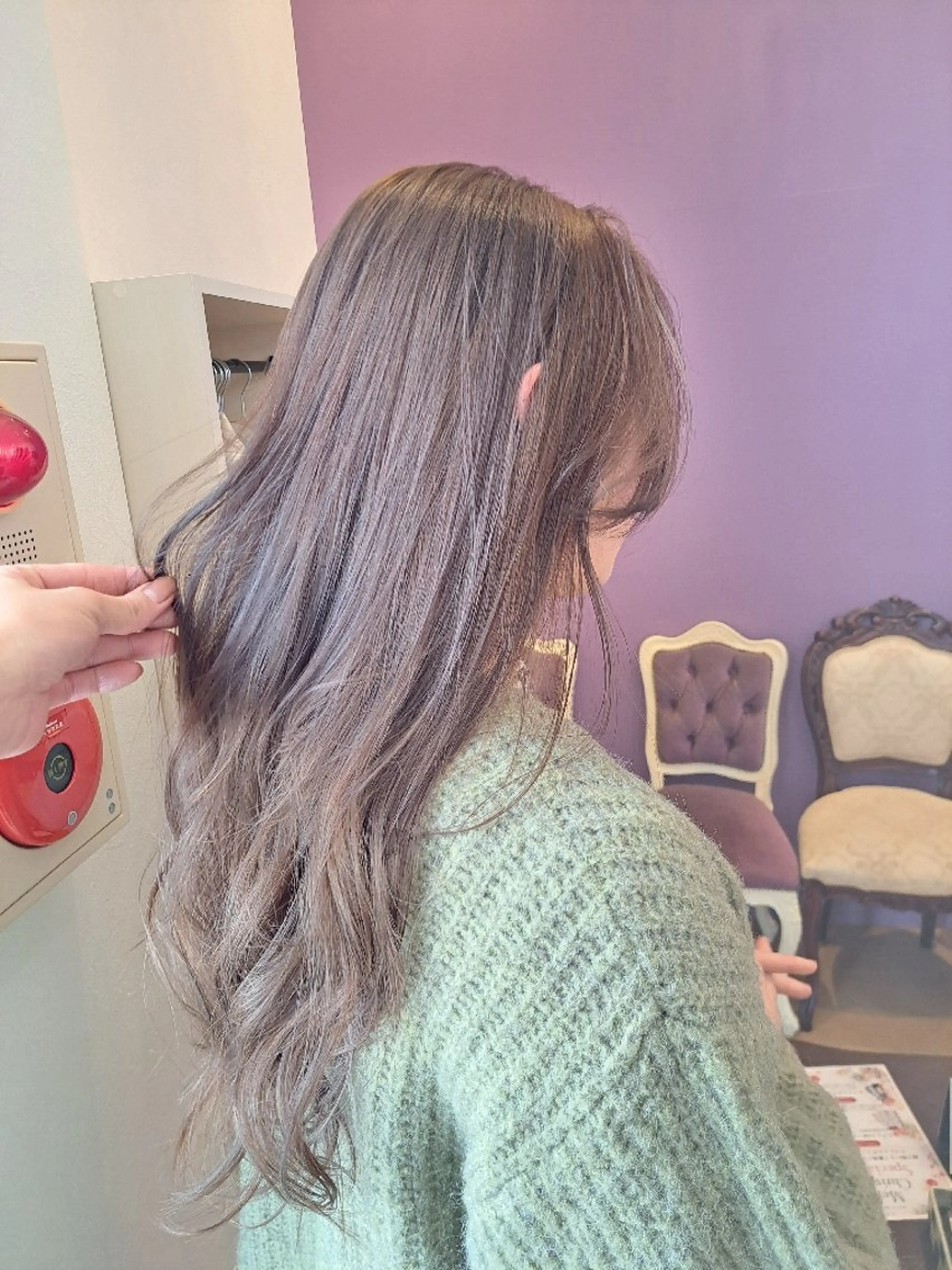 ロング アッシュ 本多 いぶきのヘアスタイル