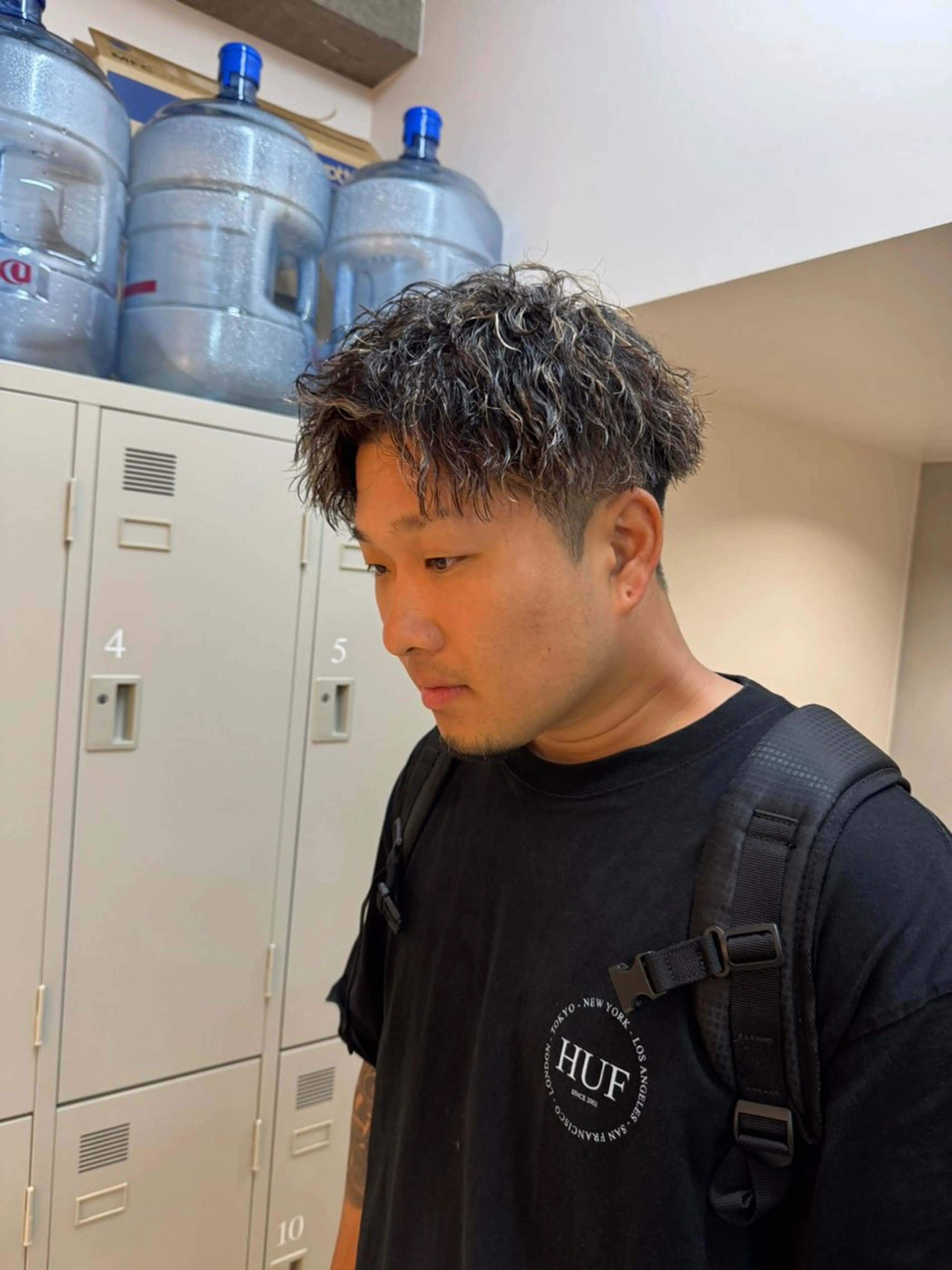 メンズ メンズハイライト メンズパーマ カット ヘアカラー メンズ特化 TAKUYAのヘアスタイル