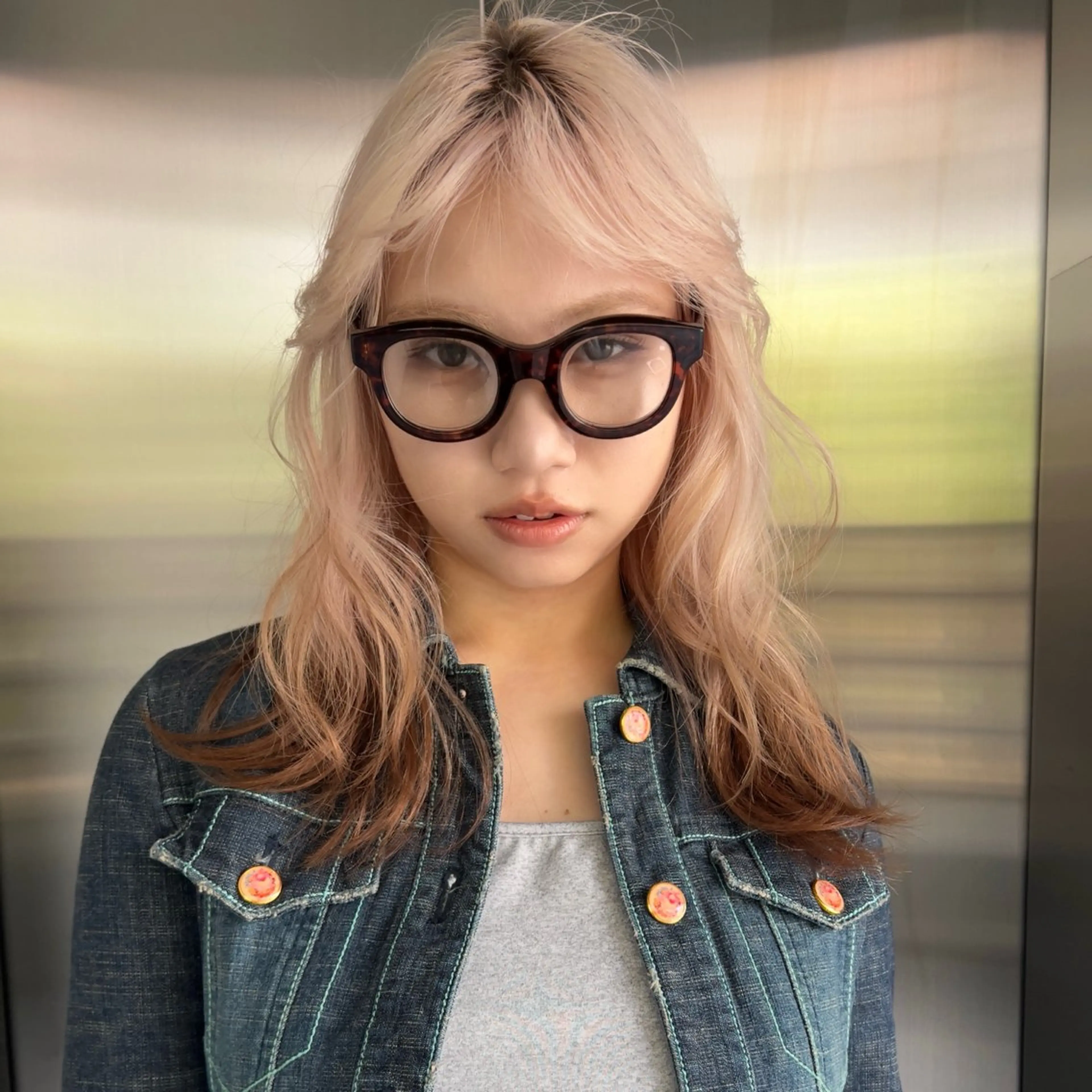 カラー ヘアカラー AYU/ブリーチ/ レイヤーカットのヘアスタイル