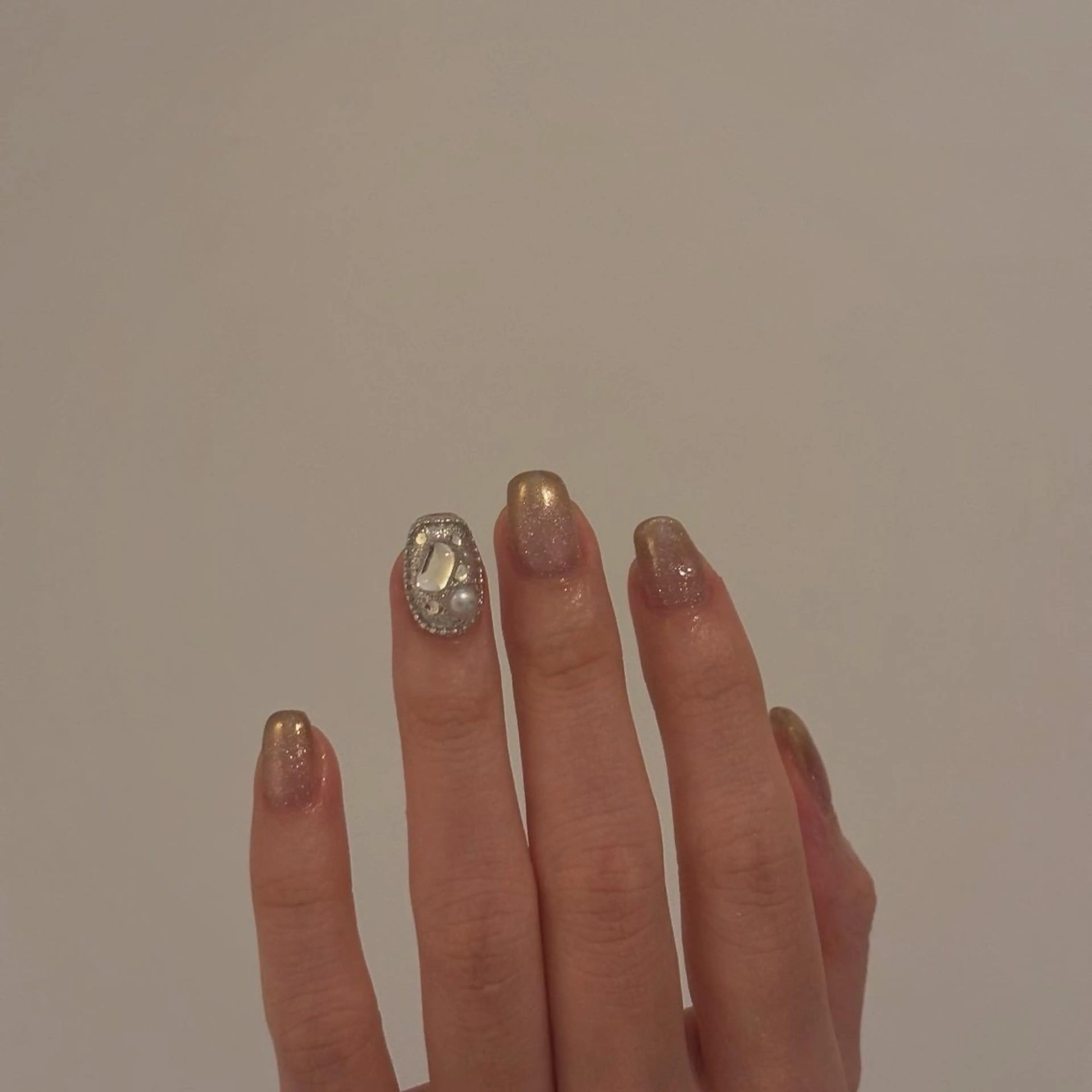 ネイル ミラーネイル ハンドネイル Elio 国泰寺のネイルデザイン