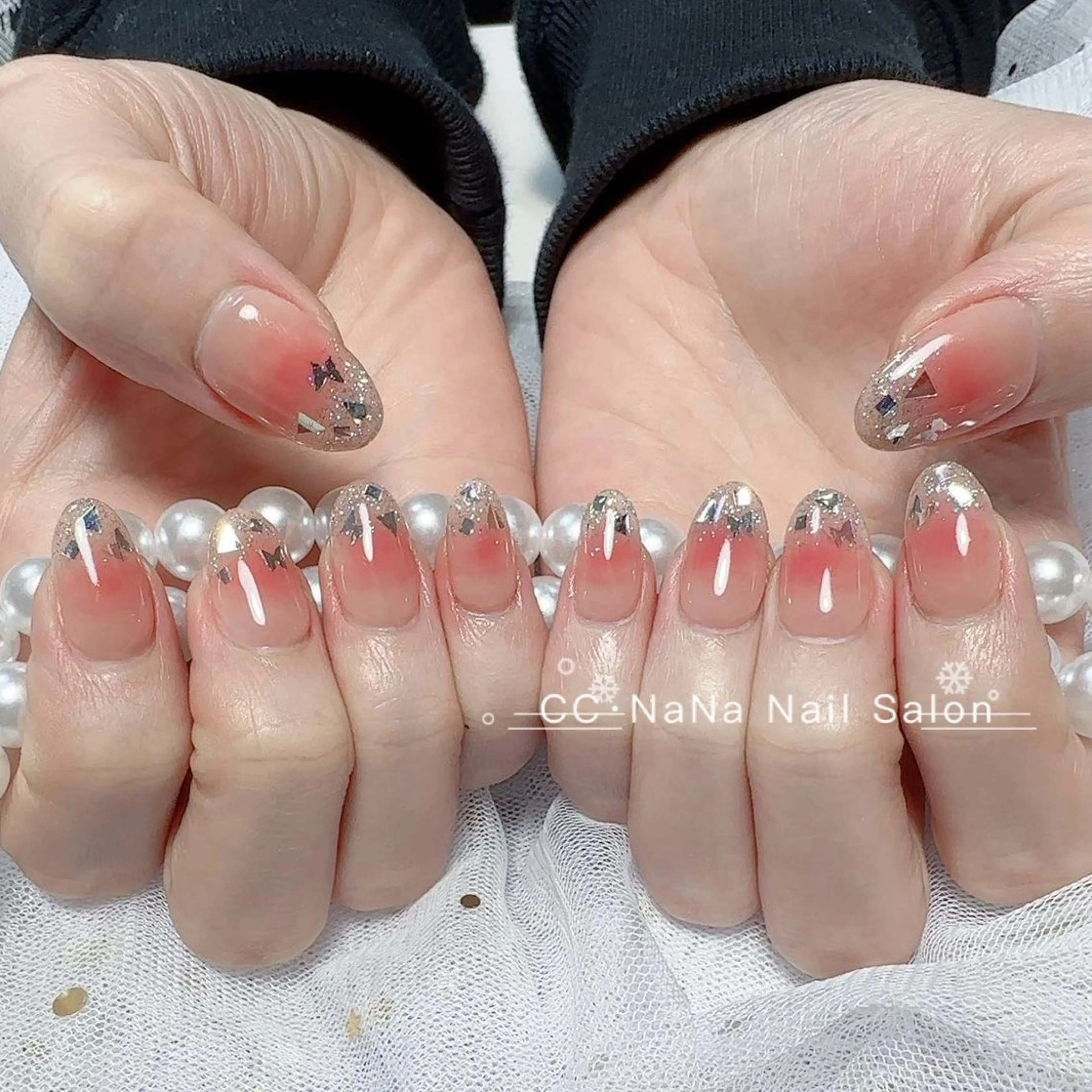 ネイル チークネイル グラデーション ラメ(グリッター) ラメグラデーション ハンドネイル 💎CC・NaNa 韓国風ネイル🌙Cのネイルデザイン