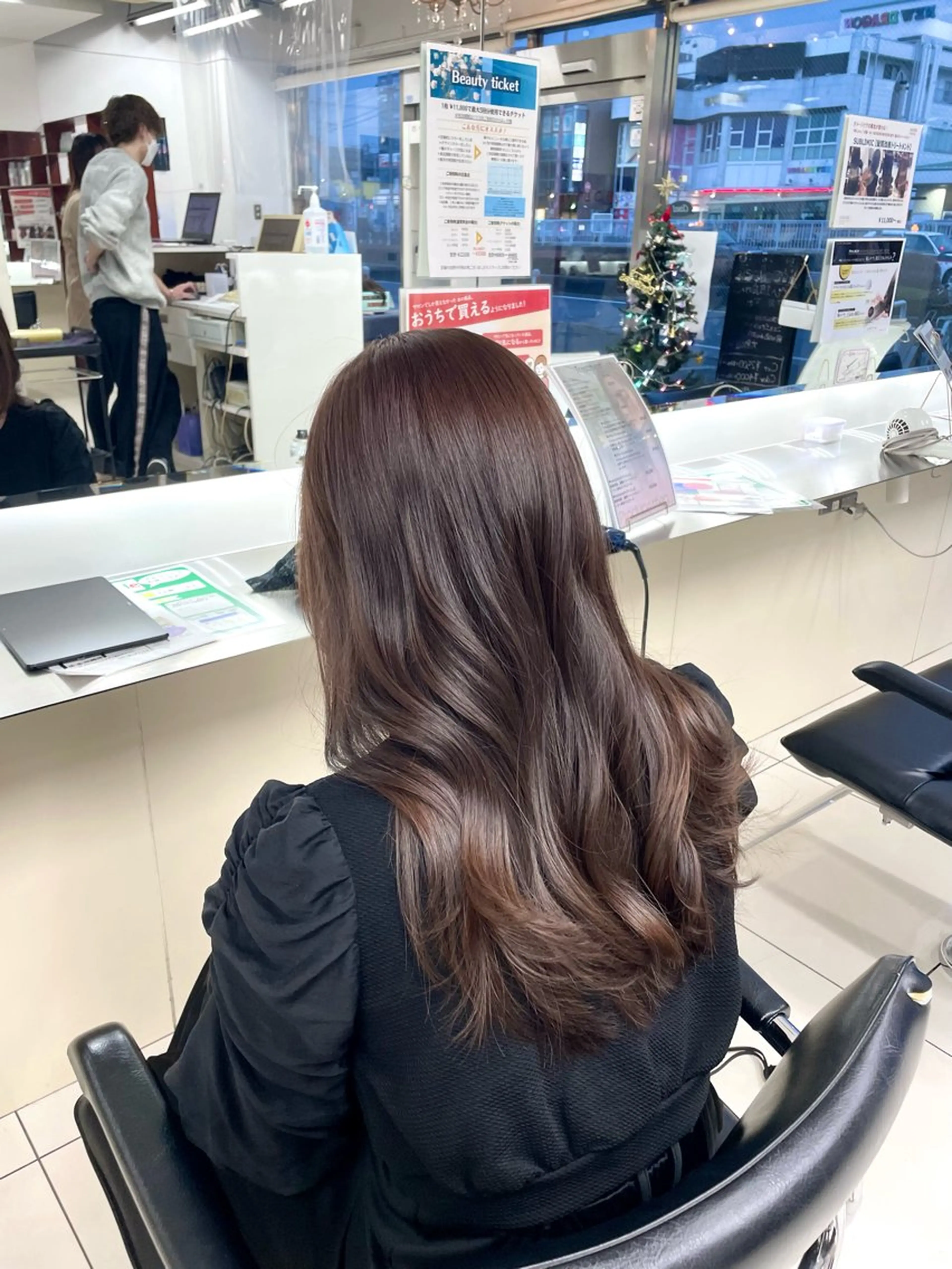 🌀巻き仕上げ🌀カット+髪質改善カラー+Aujuaプレミアムトリートメントの写真