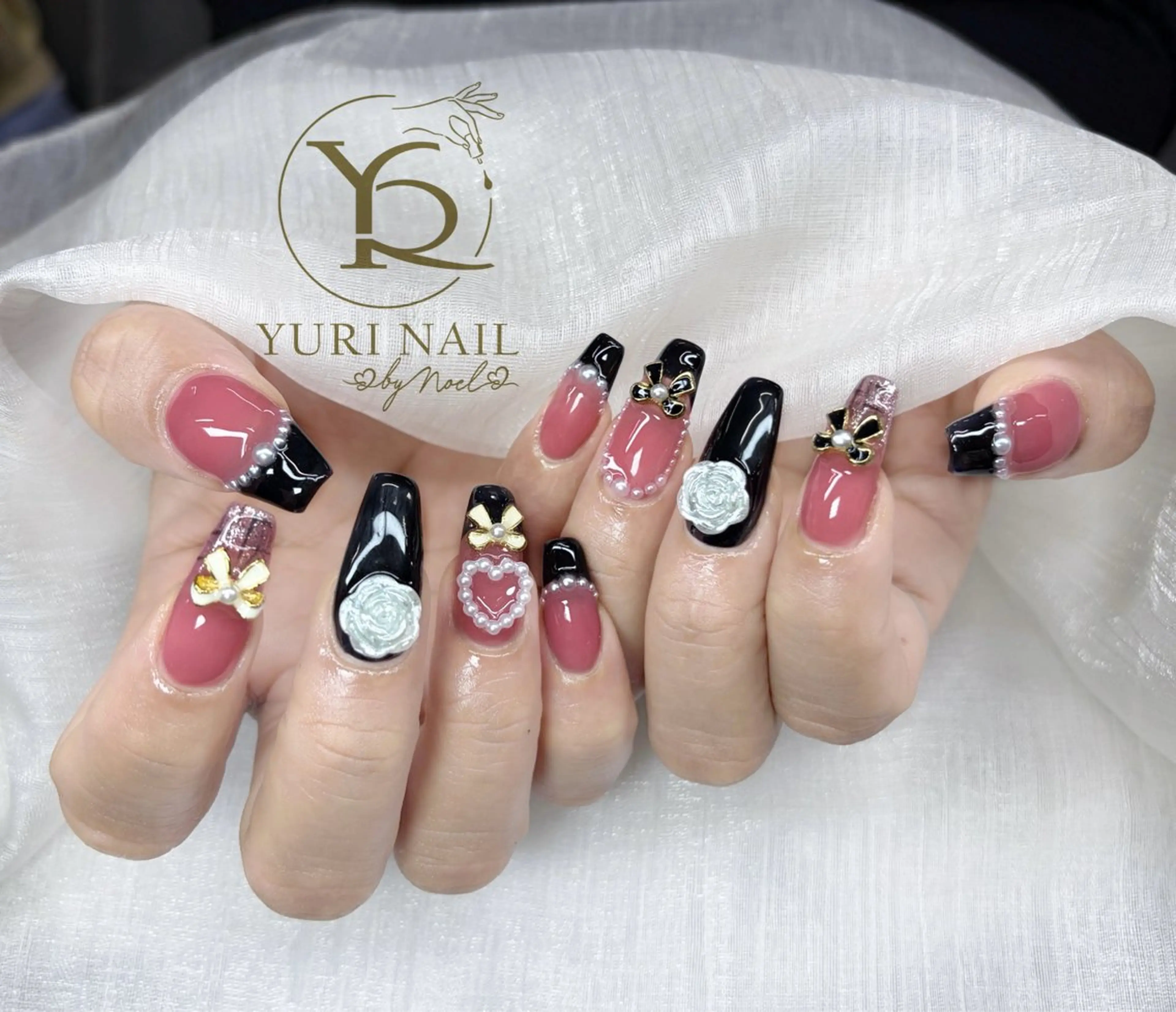 ネイル ハンドネイル フットネイル ハンドケア YURI Nail NARITAのネイルデザイン