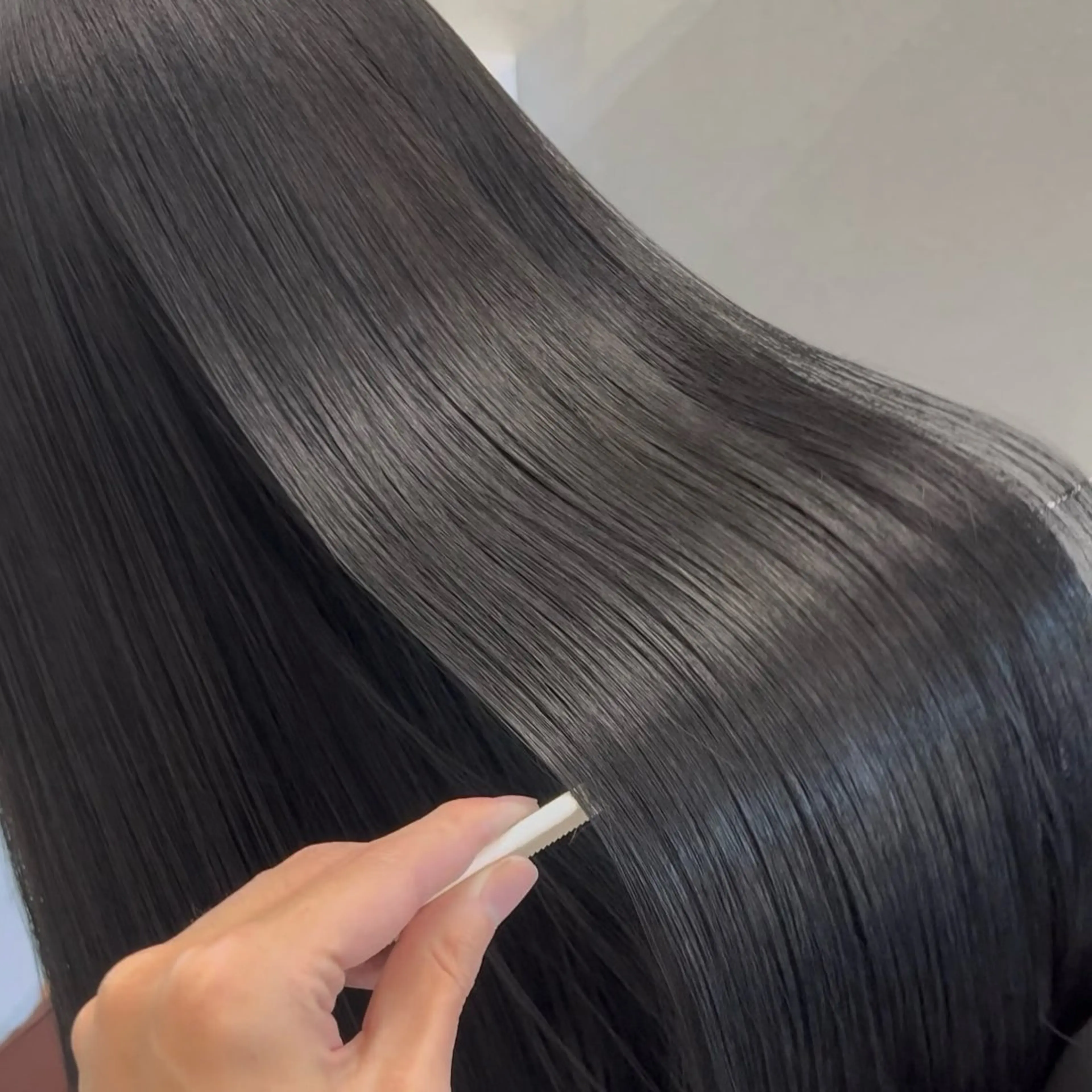 セミロング カラー 黒髪 ブリーチ ブルーカラー ブルーブラック ダークグレー ヘアカラー トリートメント 天神/ケアブリーチ/ 髪質改善/上質艶髪のヘアスタイル