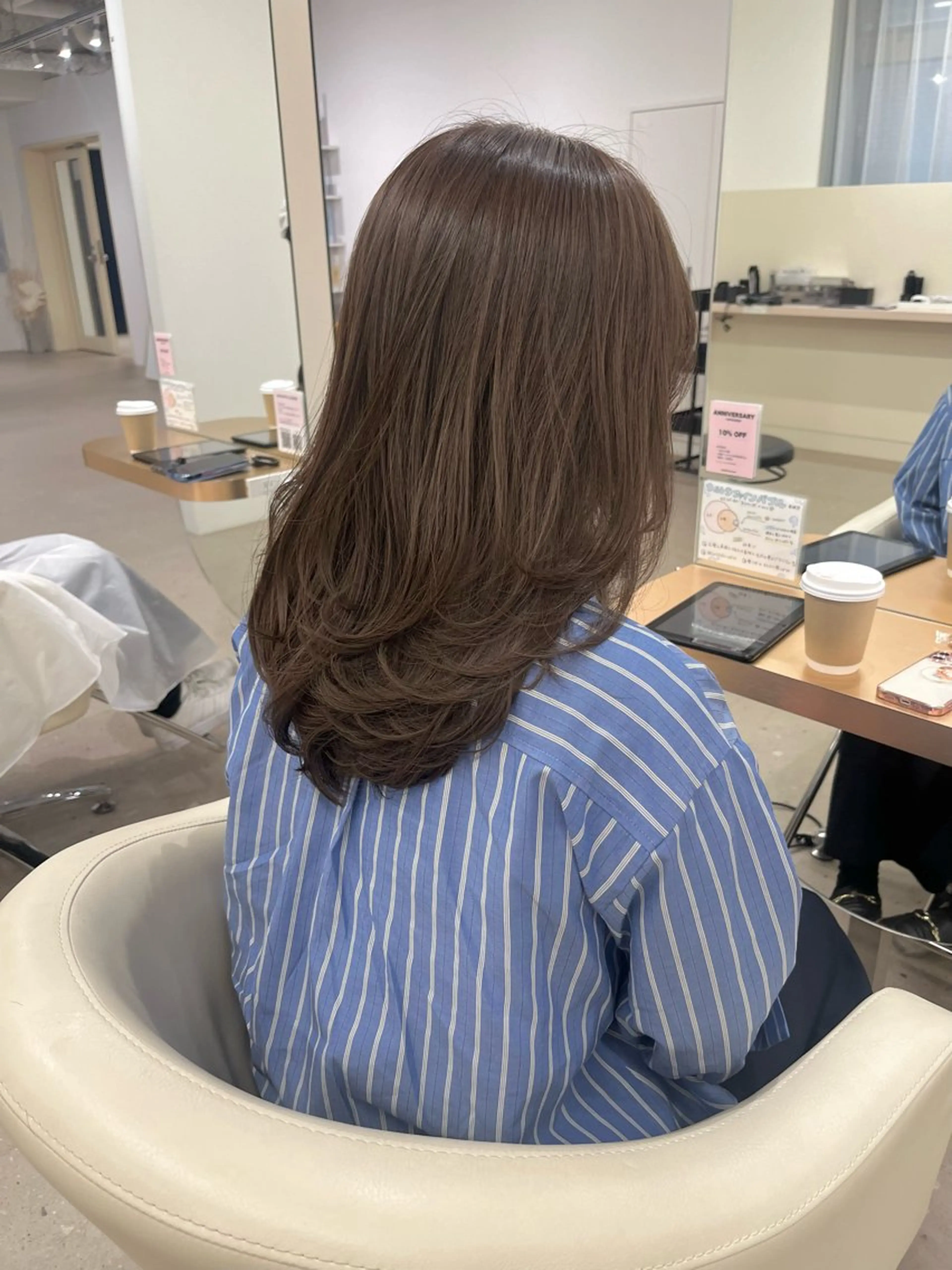 セミロング レイヤーカット 箱崎 凪沙のヘアスタイル
