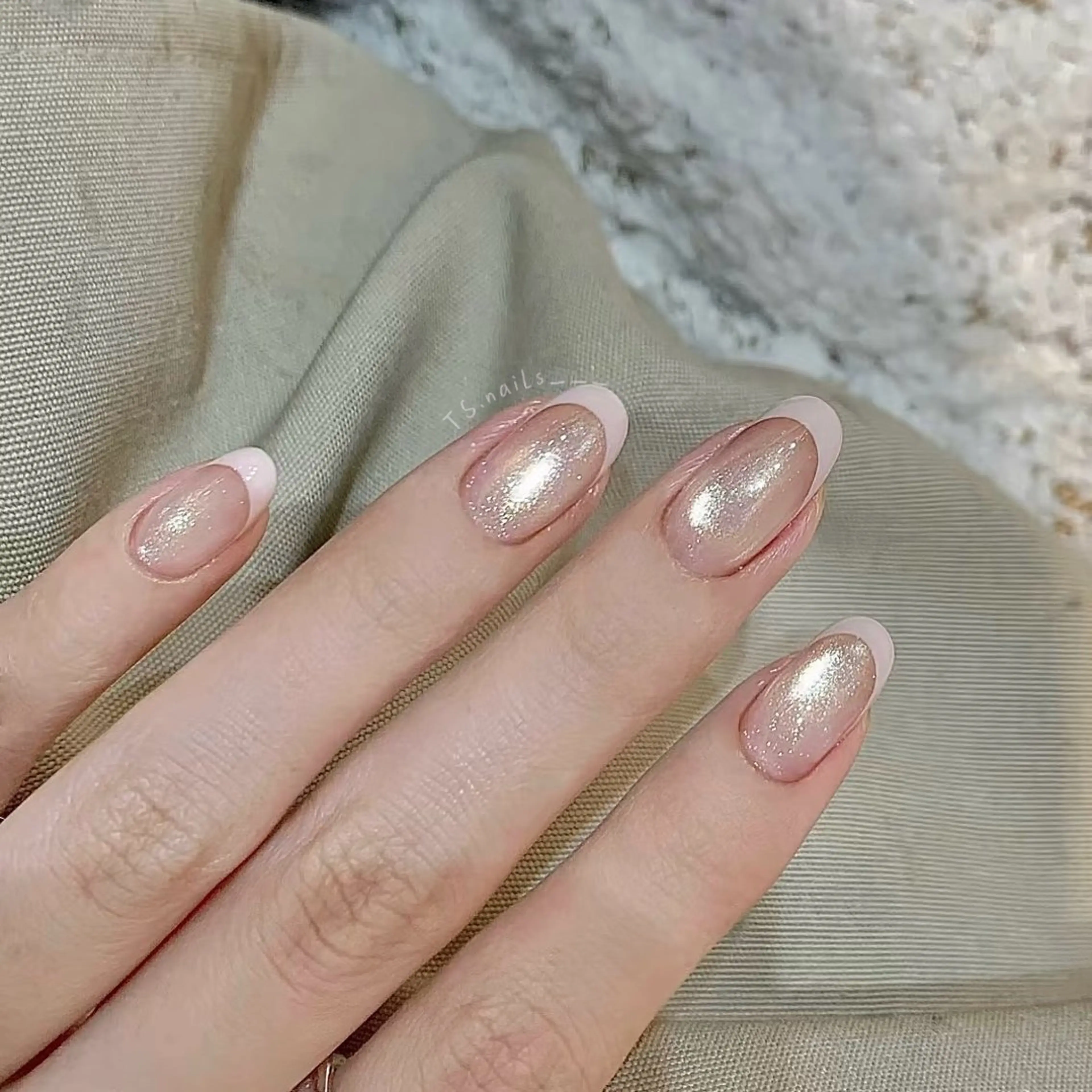 ネイル キラキラネイル マグネットネイル 持ち込み オフィスネイル シンプルネイル TS. nails___のネイルデザイン