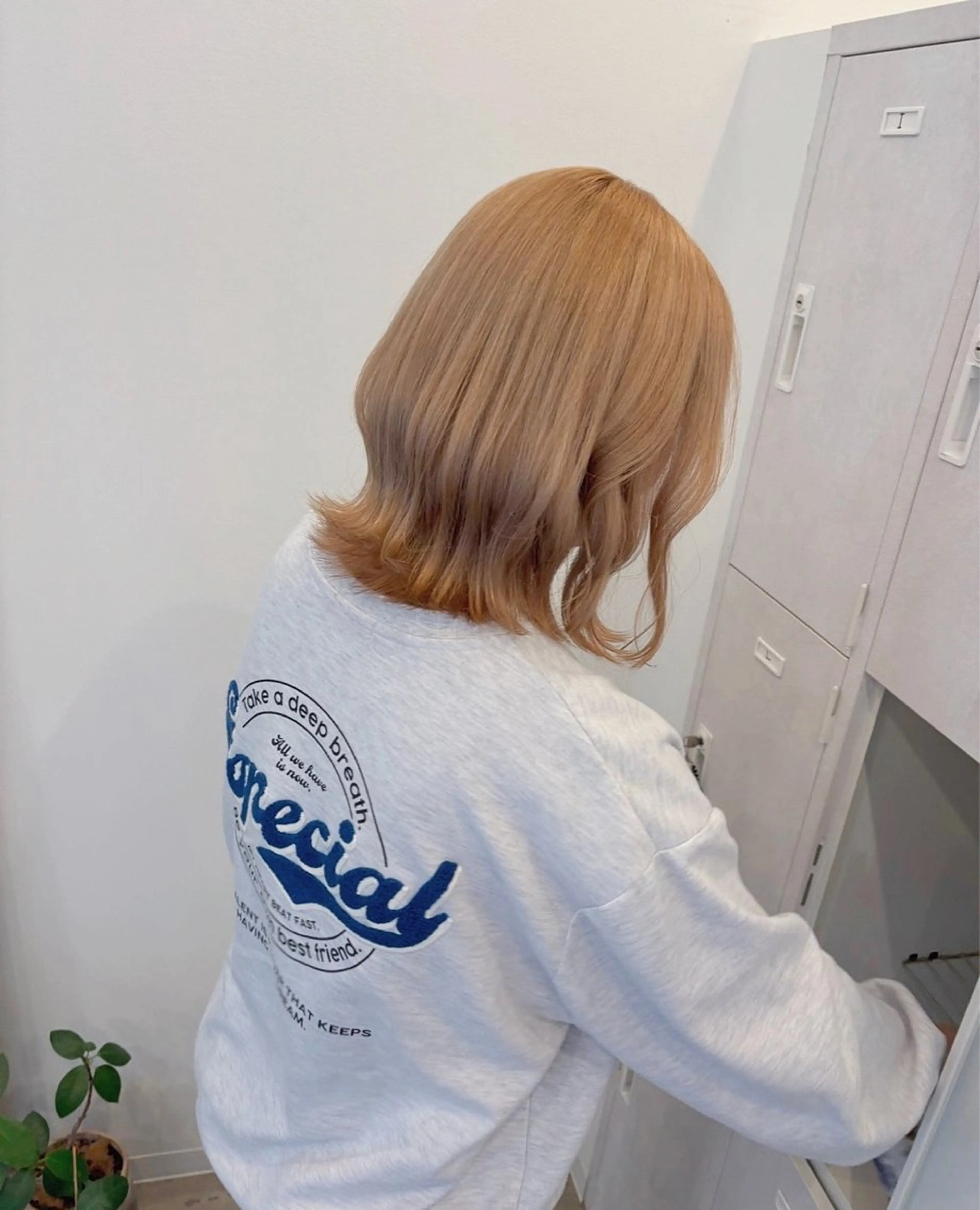 ミディアム カラー 金山 美祐のヘアスタイル