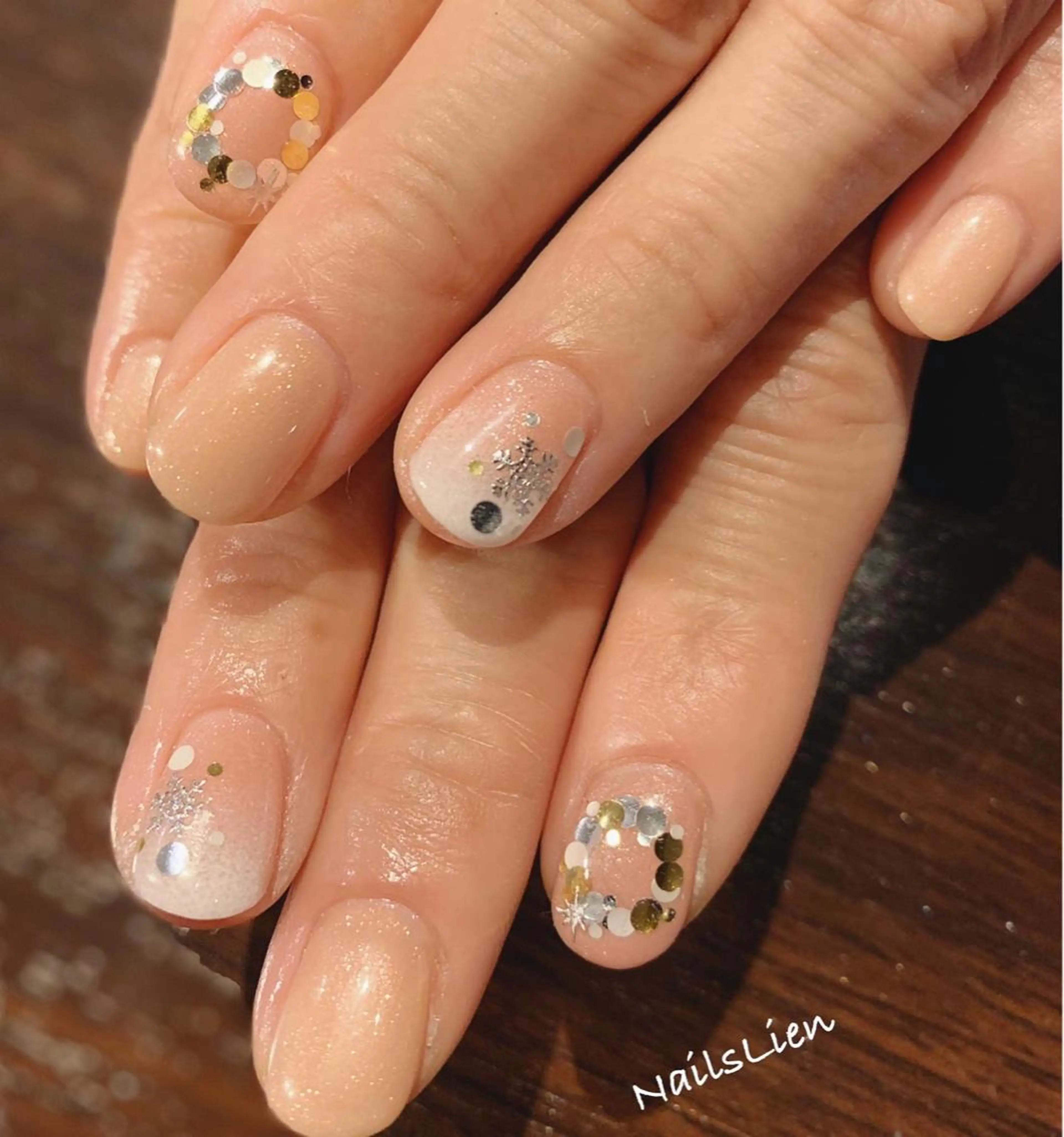 ネイル グラデーション 冬ネイル studio e n / RiNのネイルデザイン