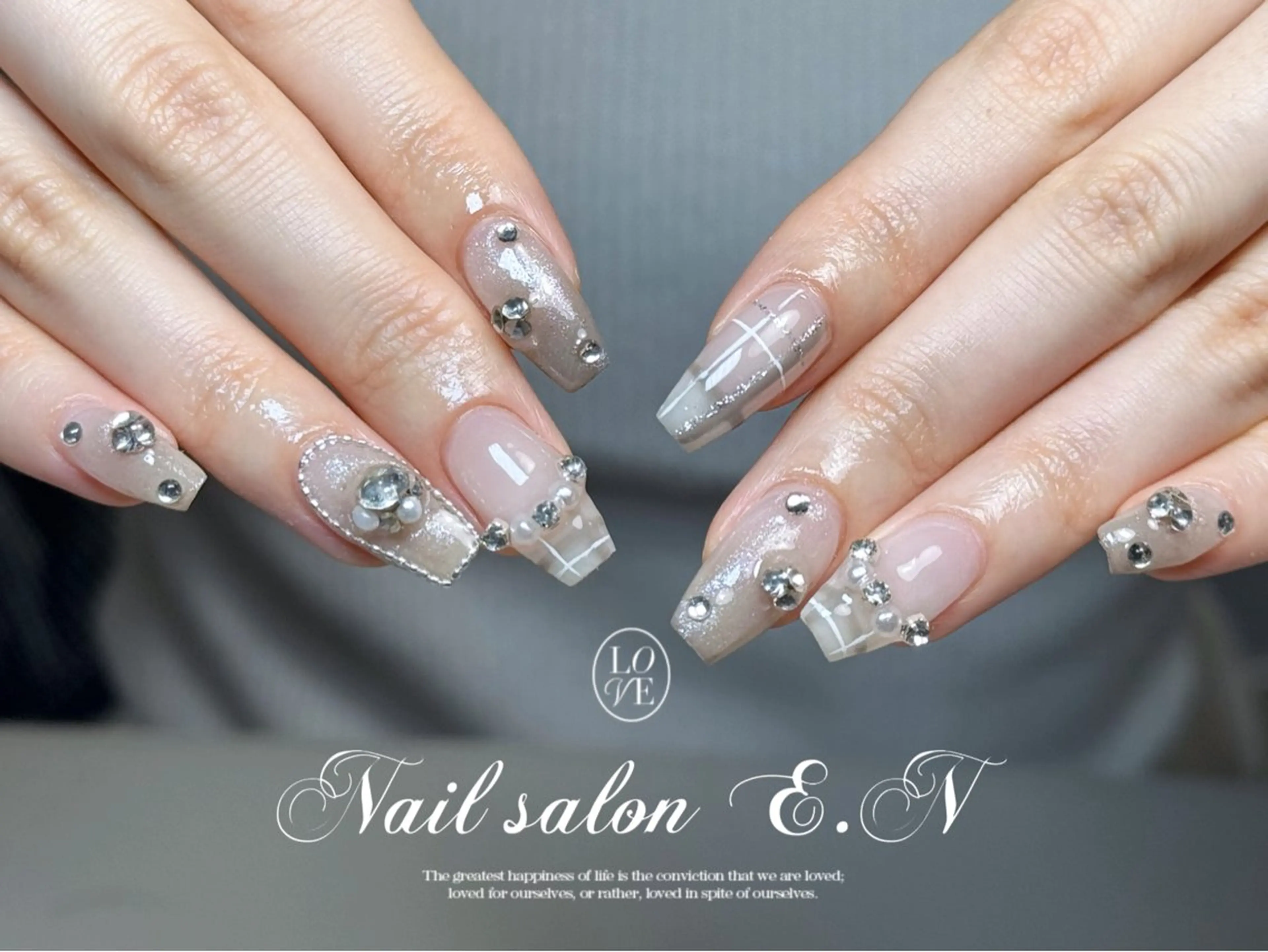 ネイル アートネイル オーロラネイル ガーリー キラキラネイル 韓国ネイル ハンドネイル E.N🦋 長さ出し/持ち込みのネイルデザイン