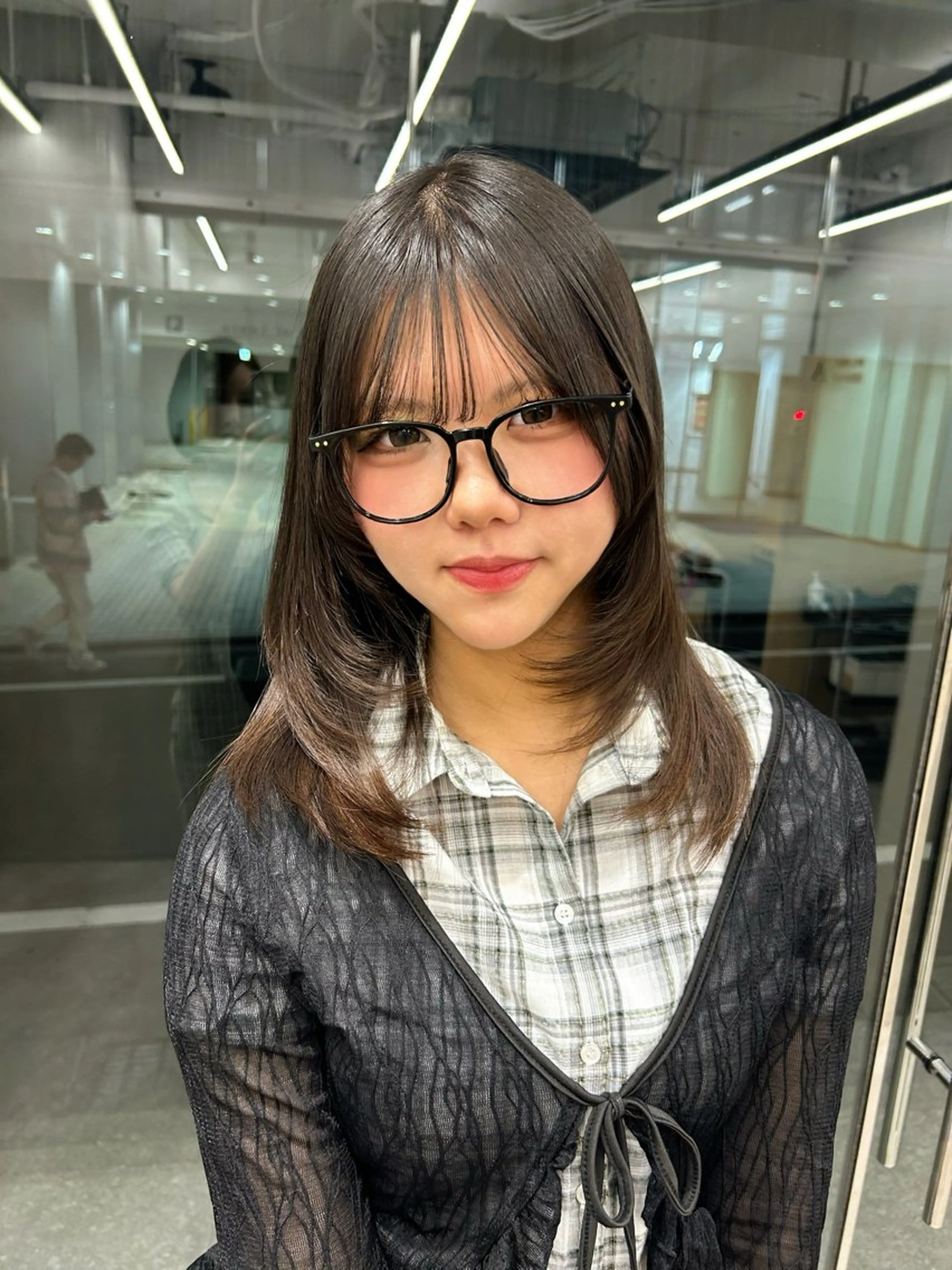 ミディアム ミディアムレイヤー レイヤーカット カット ヘアカラー トリートメント wool TOKYO ありさのヘアスタイル