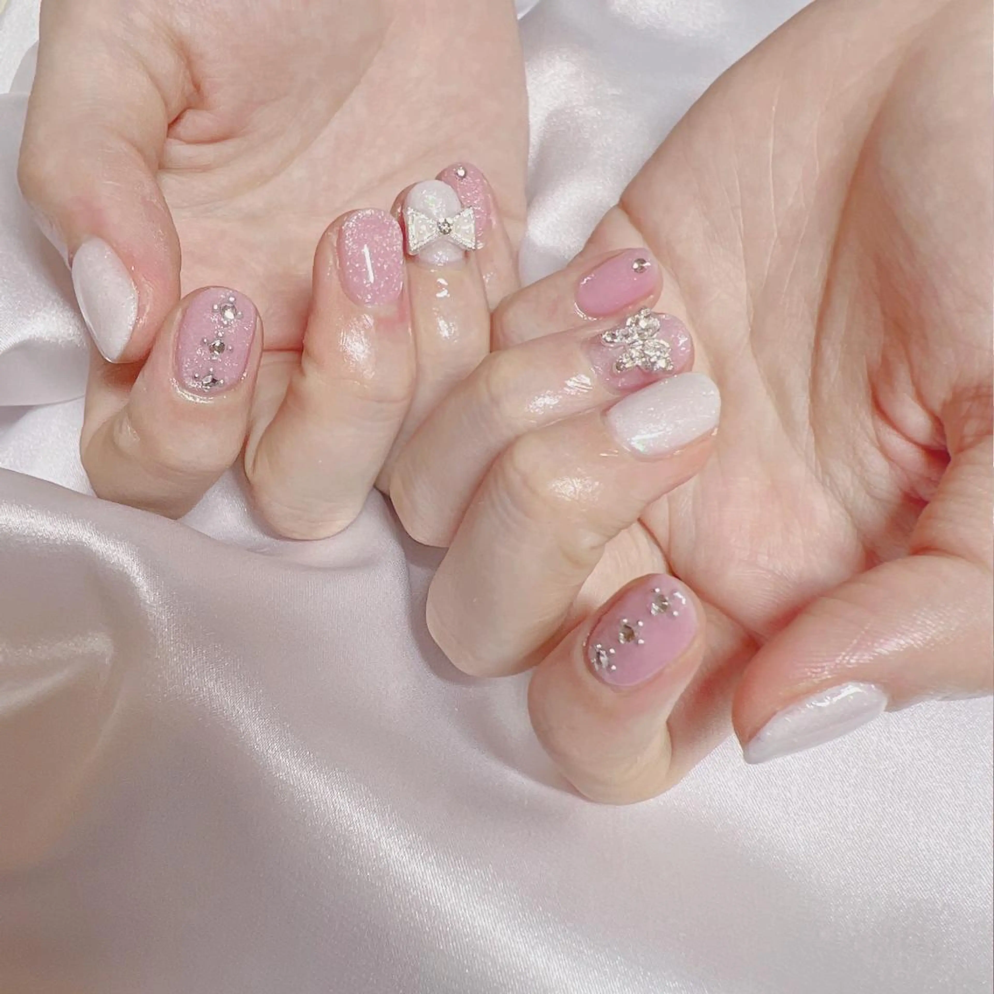 ネイル オーロラネイル フットネイル フレンチネイル ジェルネイル 韓国ネイル ハンドネイル ハンドケア 【ENサロン】 Rei🎀Nailのネイルデザイン