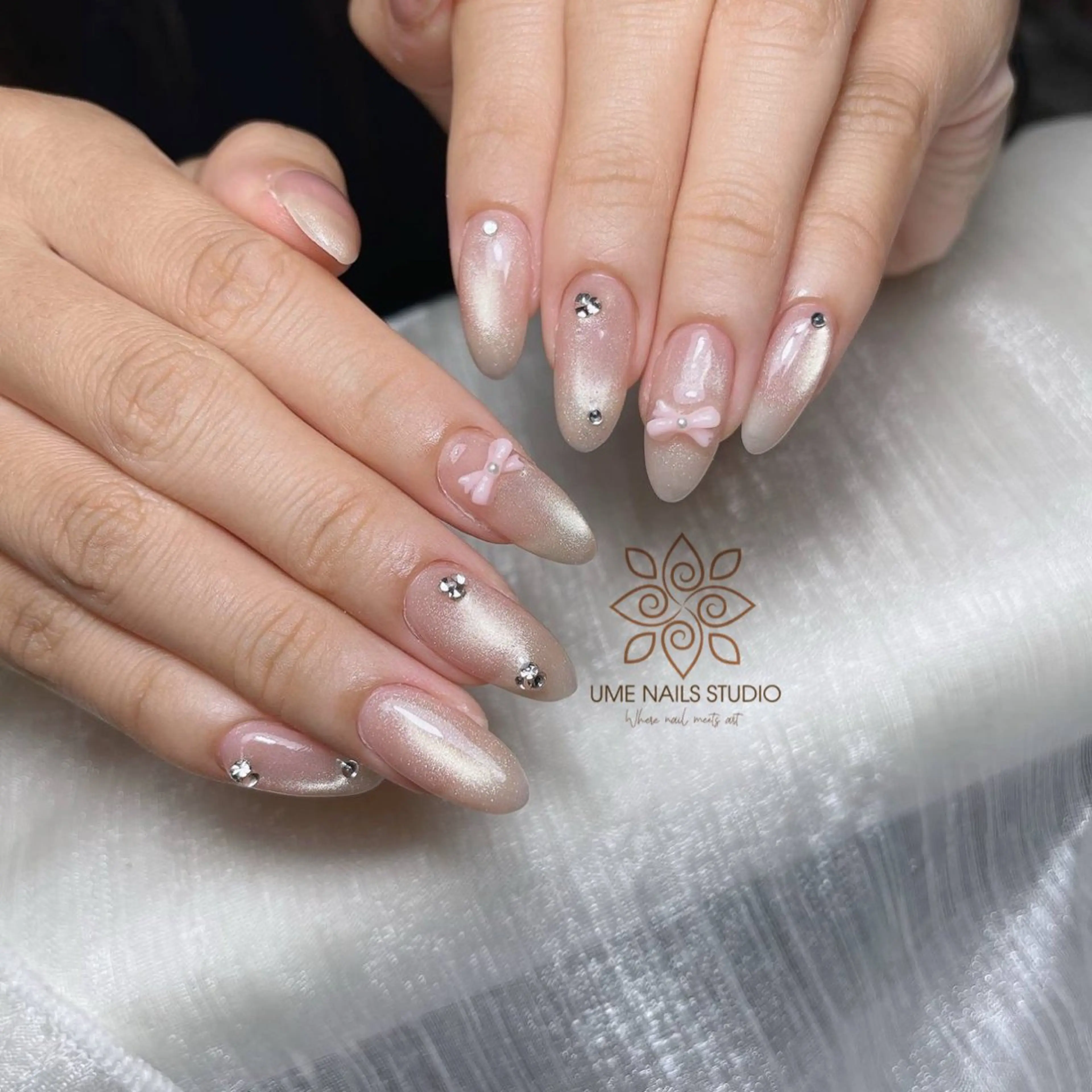 ネイル チークネイル クリアネイル ガーリー キラキラネイル 韓国ネイル ハンドネイル Ume Nail Studioのネイルデザイン