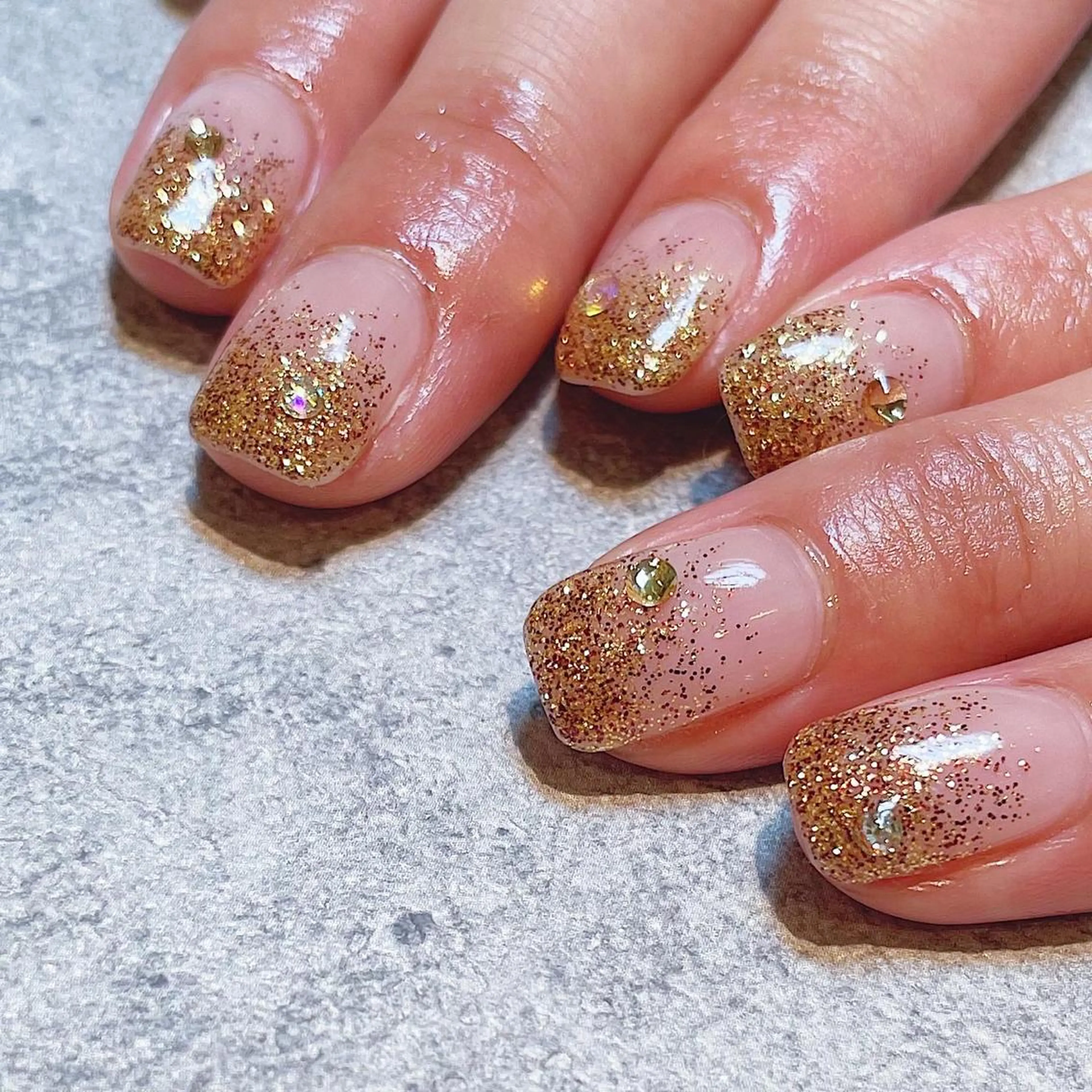 【オフあり】ラメグラ・カラグラ・フレンチの写真