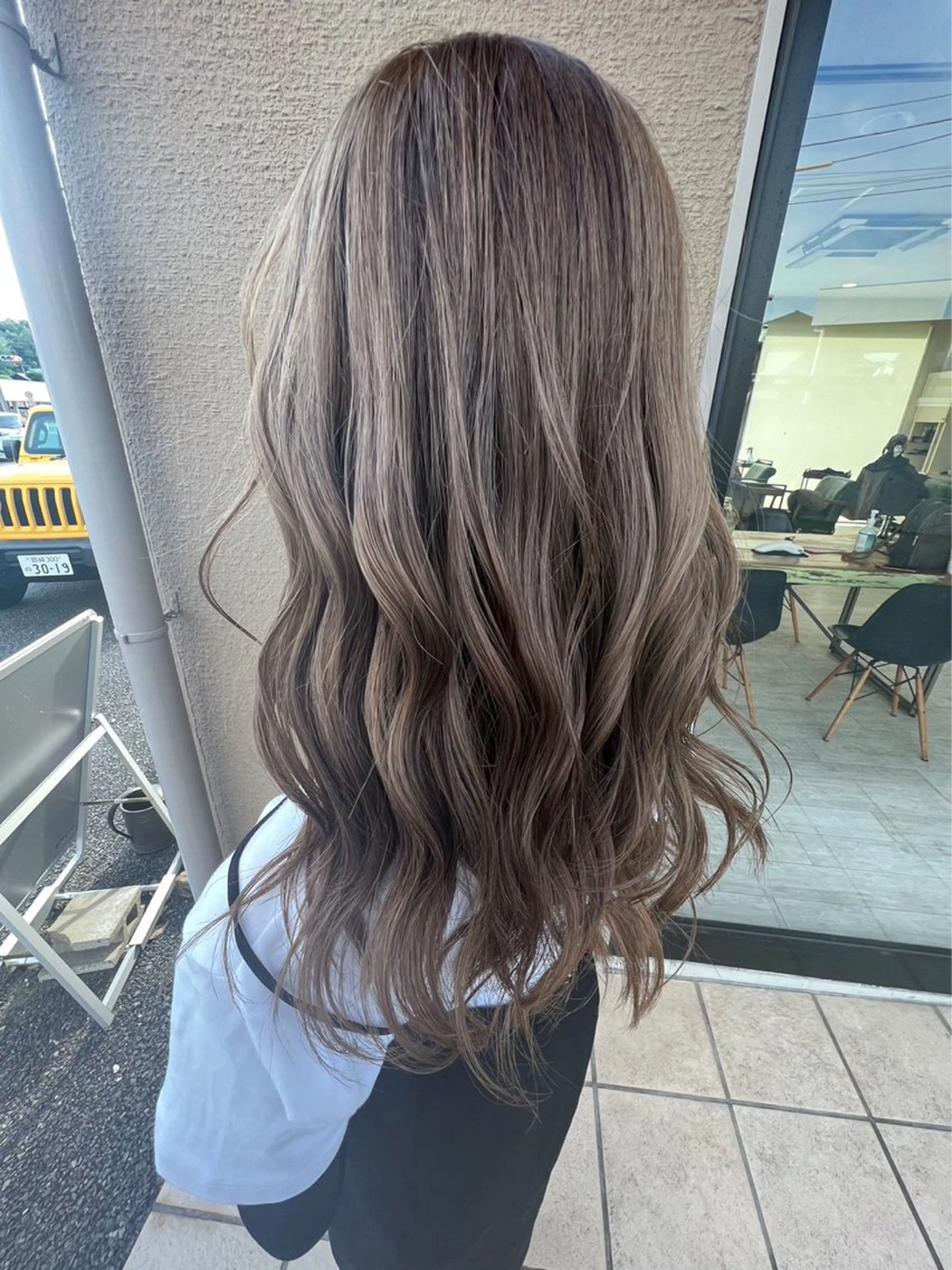 ロング 尾崎 虹美のヘアスタイル