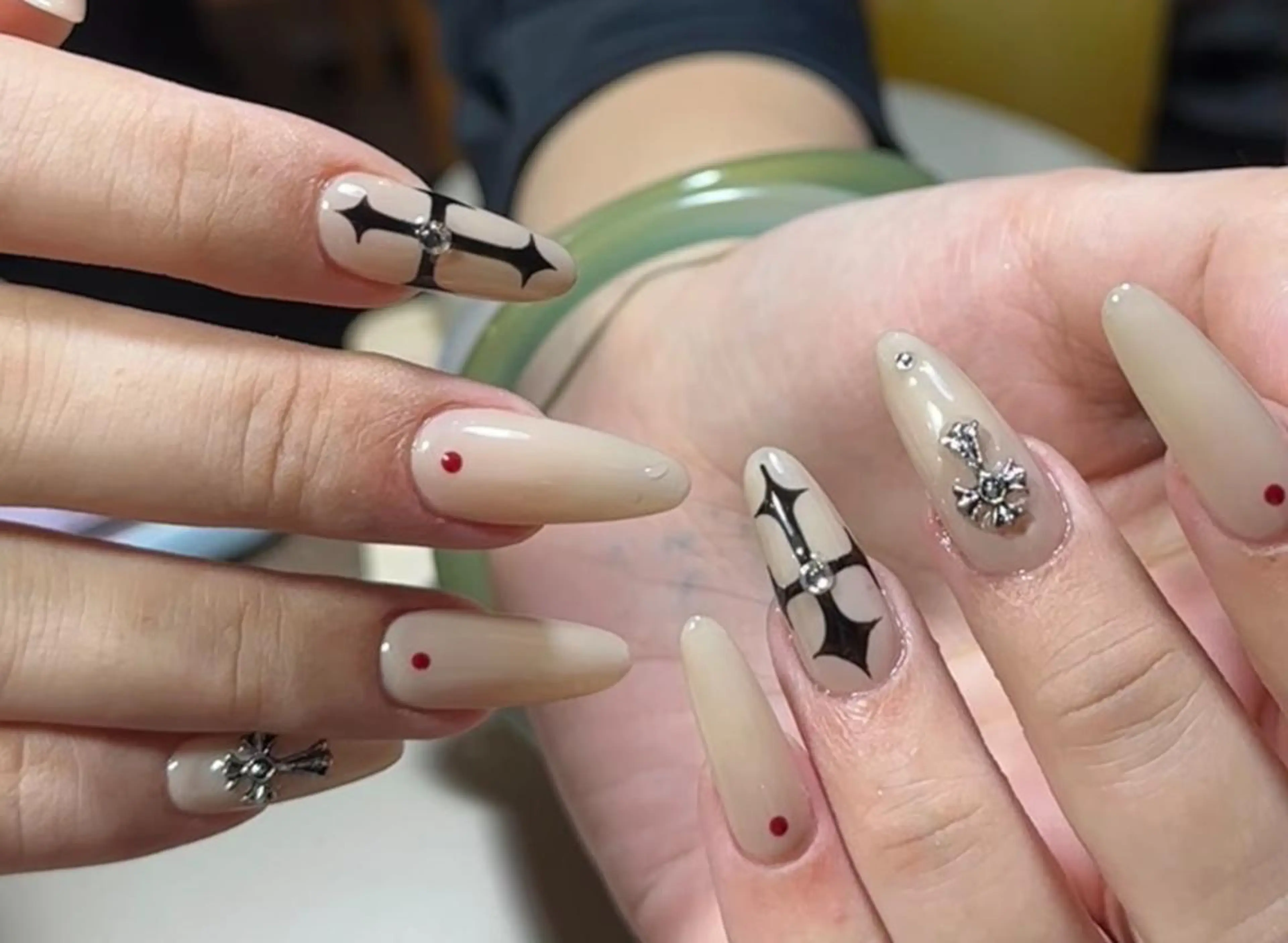 ネイル ハンドネイル エリ🫧 nail池袋東口のネイルデザイン