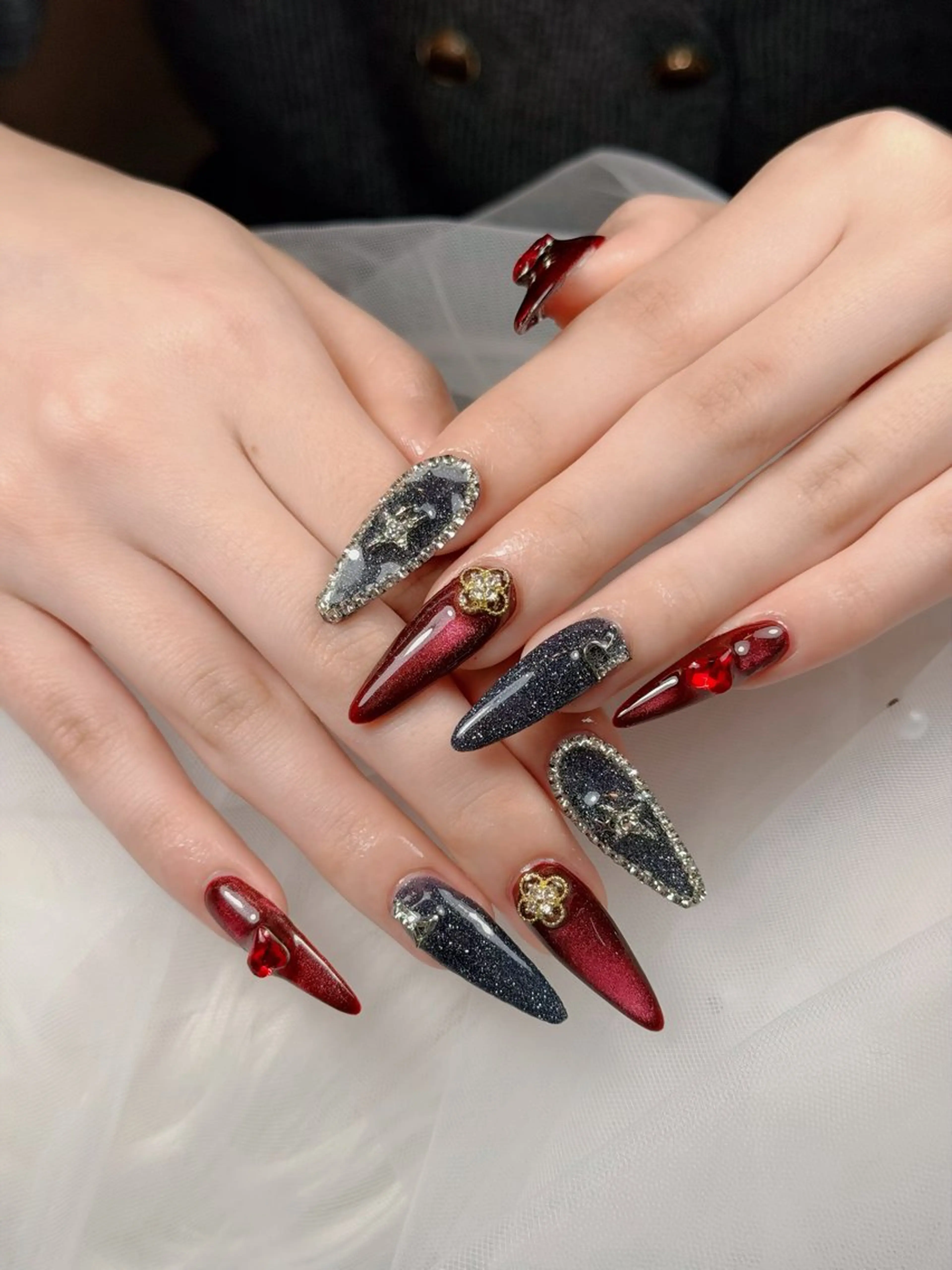 ネイル チークネイル フレンチネイル グラデーション キラキラネイル 韓国ネイル ハンドネイル HIKARI HANA NAIL所属・HIKARIHANA NAILのネイルデザイン