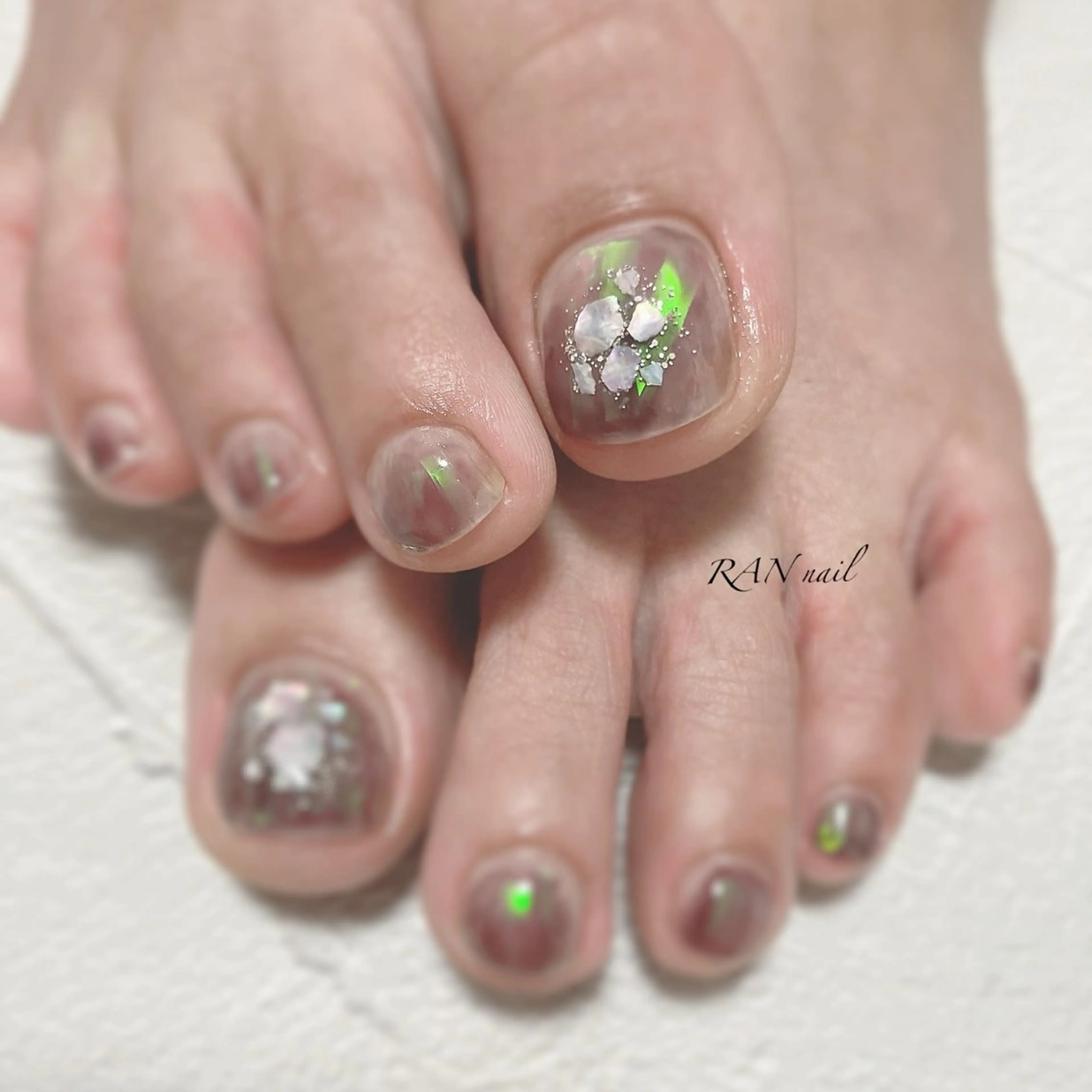 ネイル オーロラネイル クリアネイル フットネイル 氷ネイル・うるうるネイル パープル ハンドネイル フットネイル RAN nailのネイルデザイン