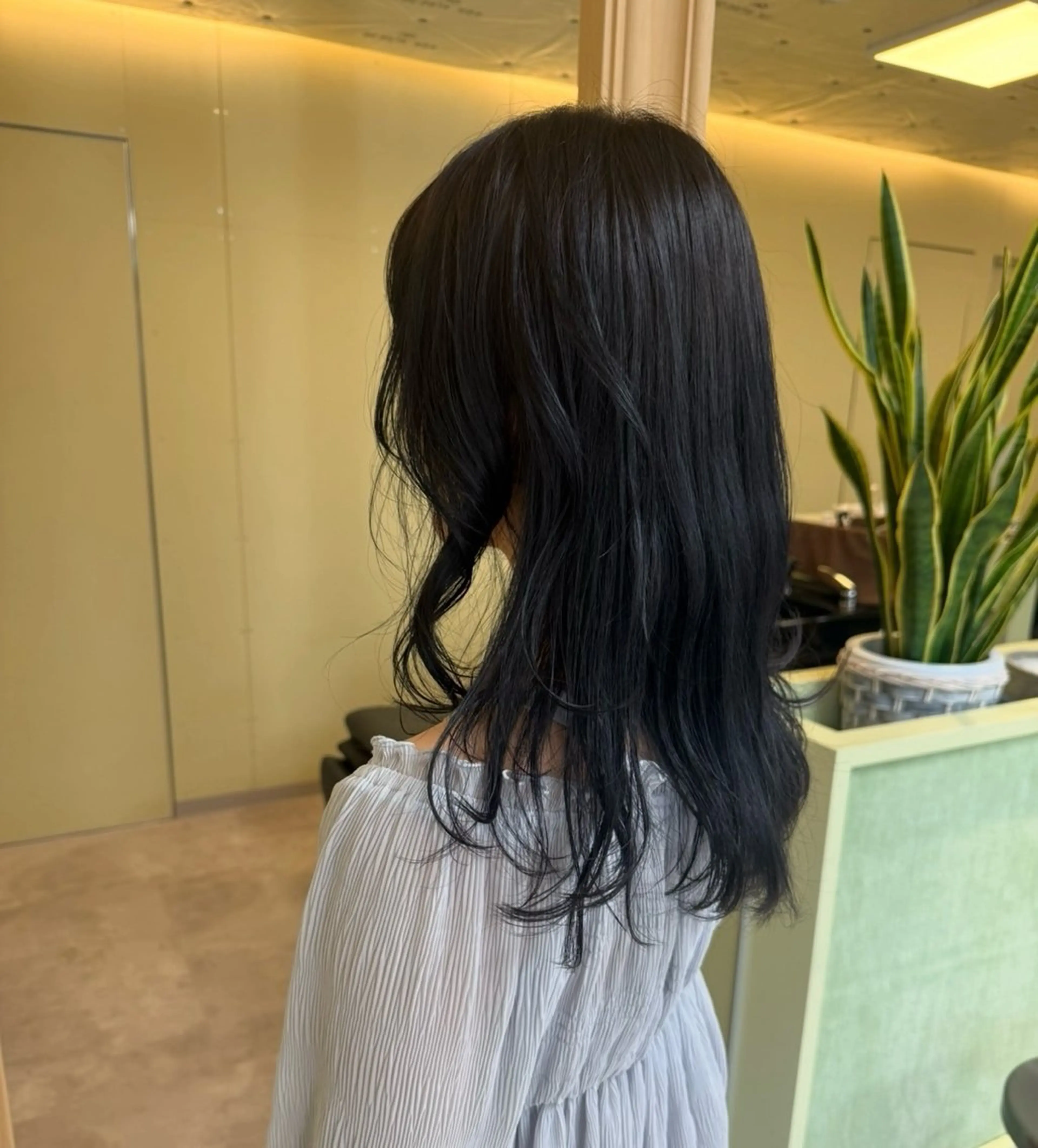 ミディアム 八村 一花のヘアスタイル