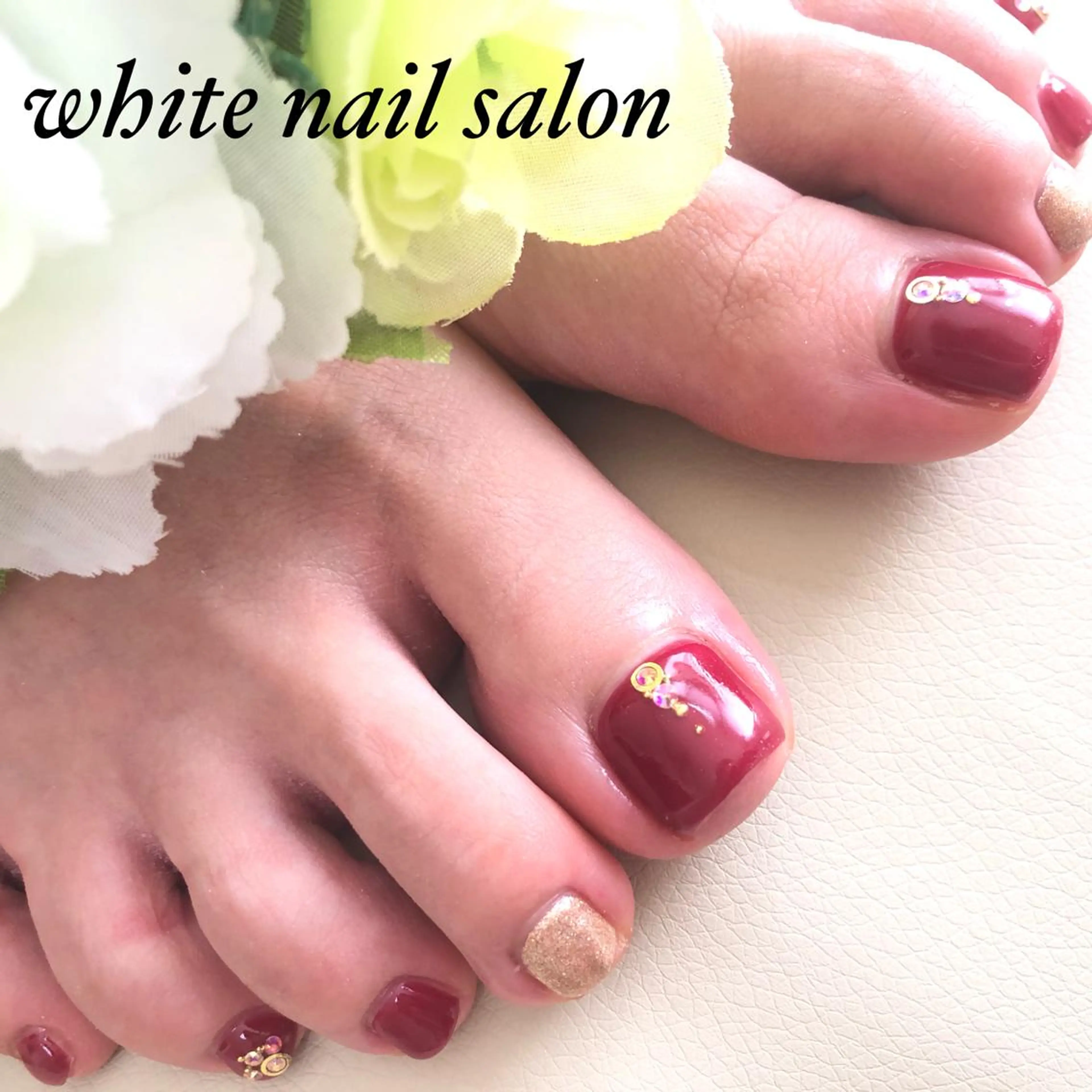 ネイル ジェルネイル ハードジェル 持ち込み ソフトジェル フットネイル white nail salonのネイルデザイン
