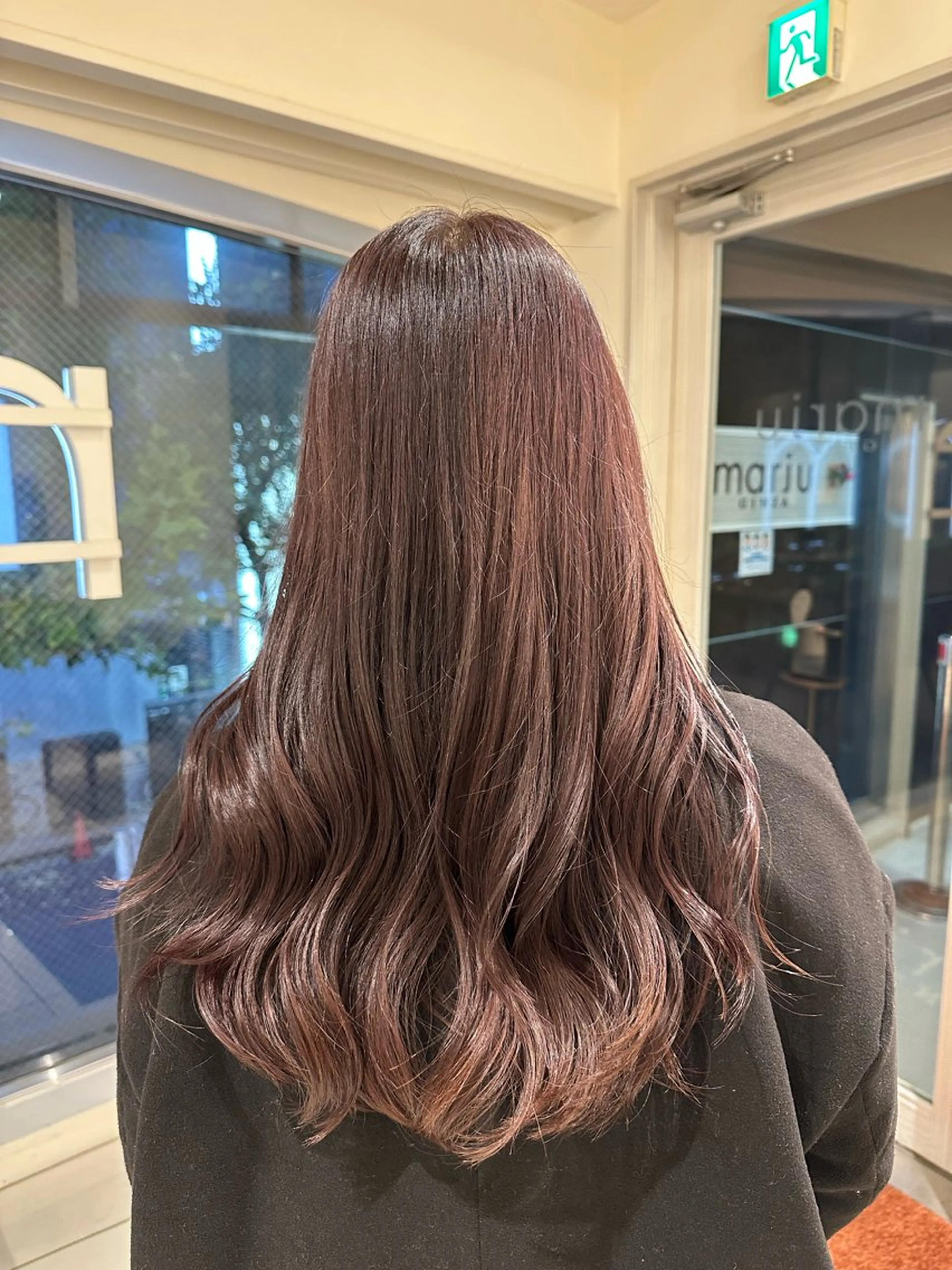 ロング カラー タイトボブ個性派カラ ーAKANEのヘアスタイル