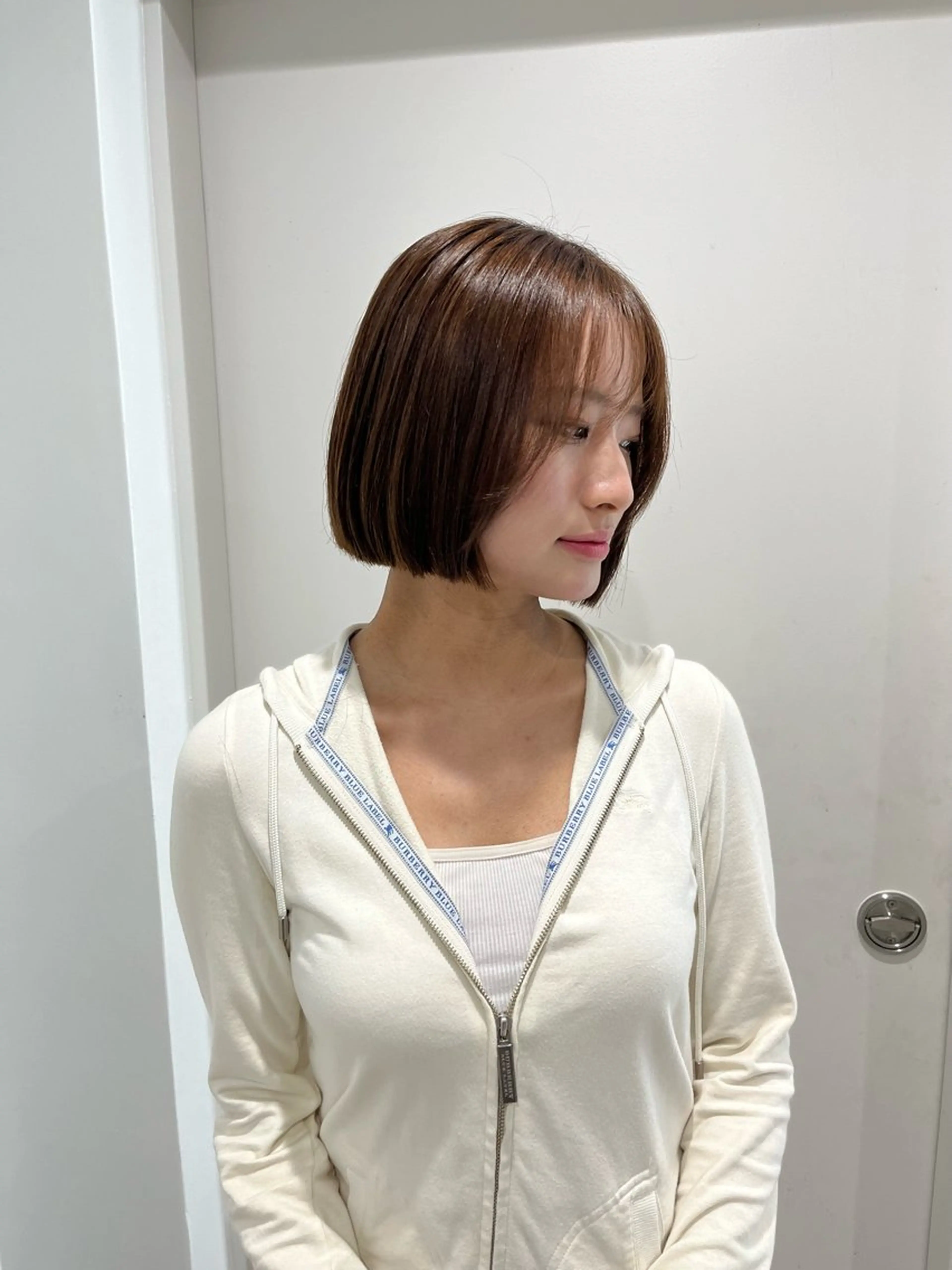 ショート ボブ 縮毛矯正/ハイトーン /パーマ/せき🧸のヘアスタイル