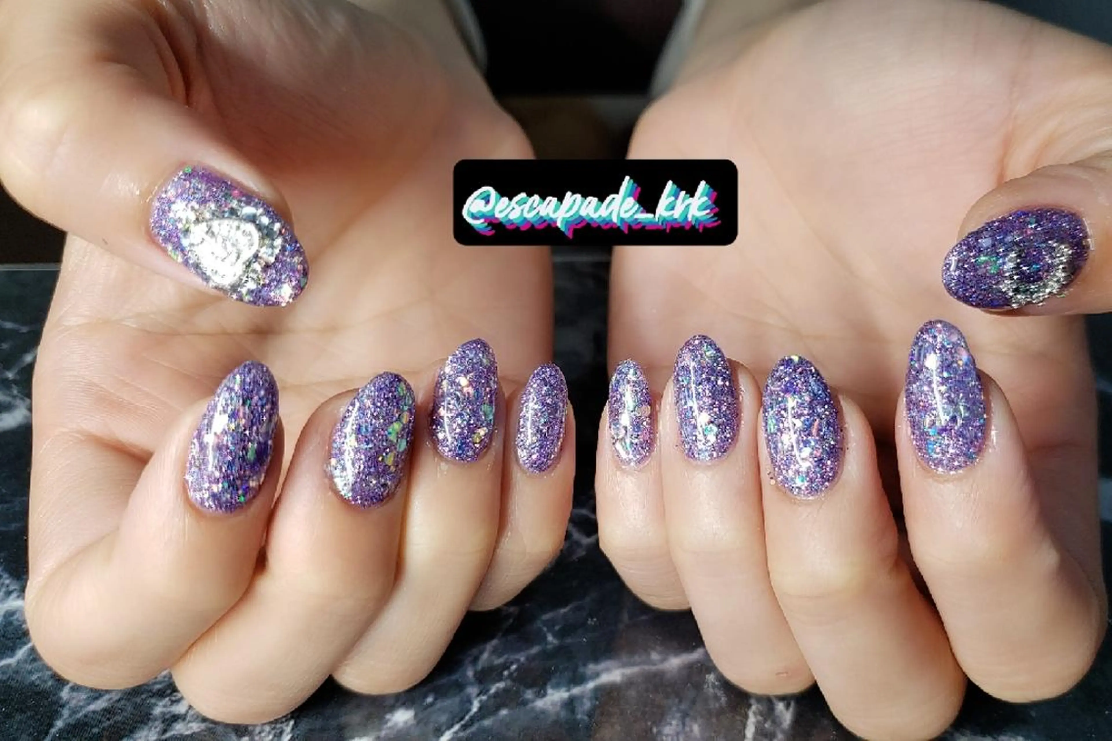 ミディアム ネイル フラッシュネイル ハンドネイル フットネイル クロキ 。のネイルデザイン