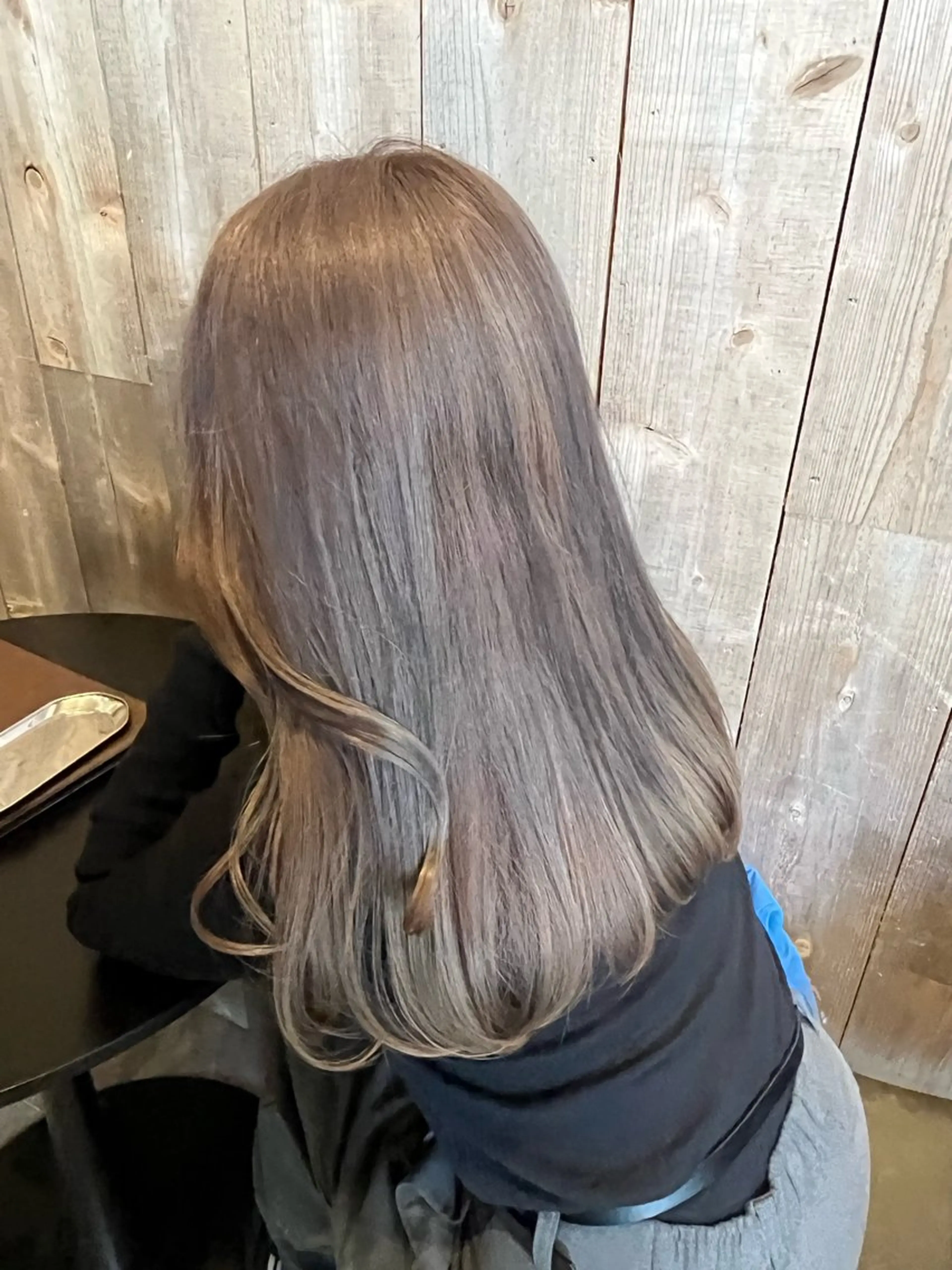 ロング カラー ベージュカラー ブリーチ 透明感カラー グレージュ オレンジ カット ヘアカラー トリートメント 中津/梅田/波巻き /髪質改善/愛芽のヘアスタイル