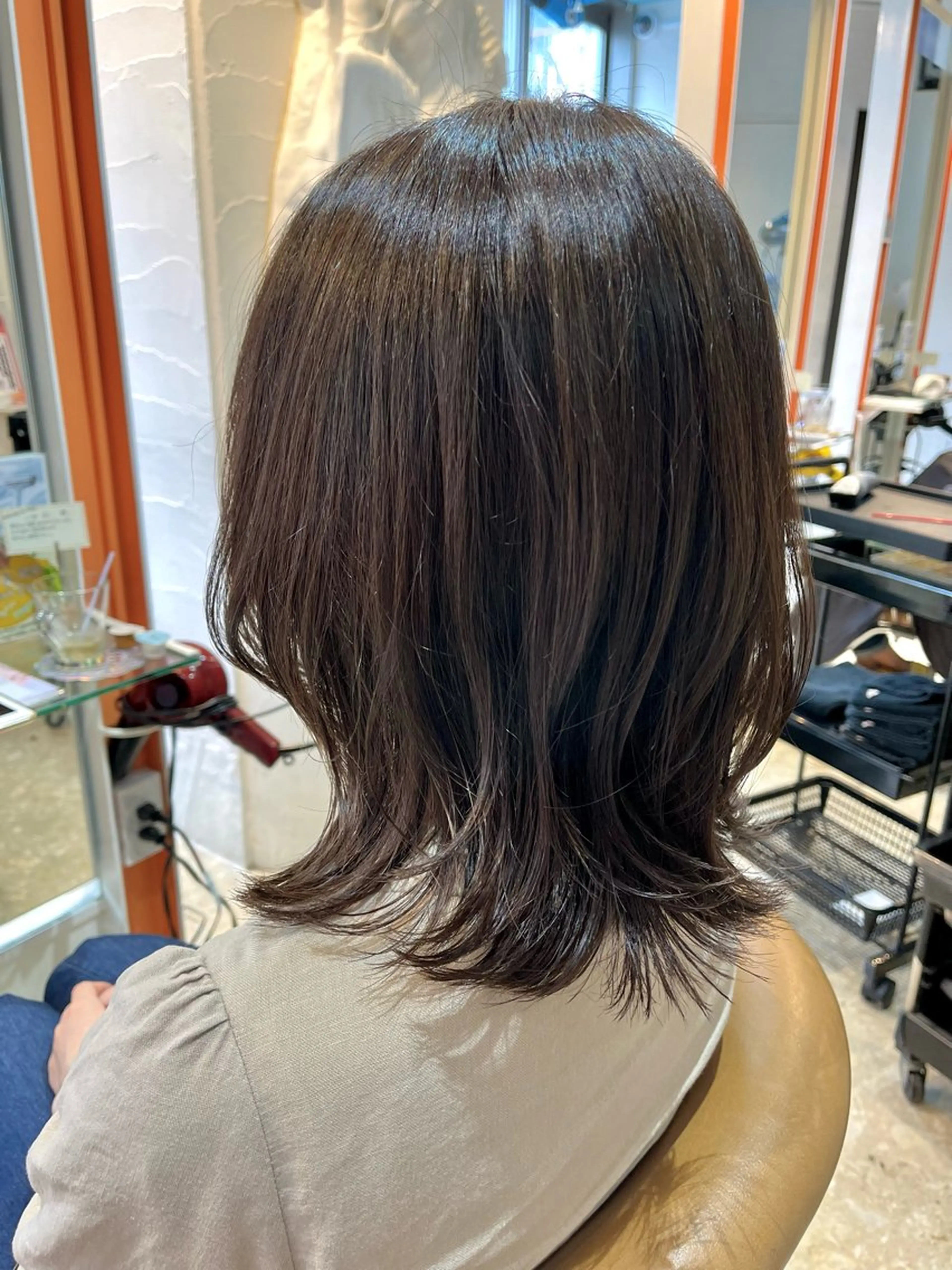 ミディアム カラー カット ヘアカラー トリートメント うしだ かおるのヘアスタイル