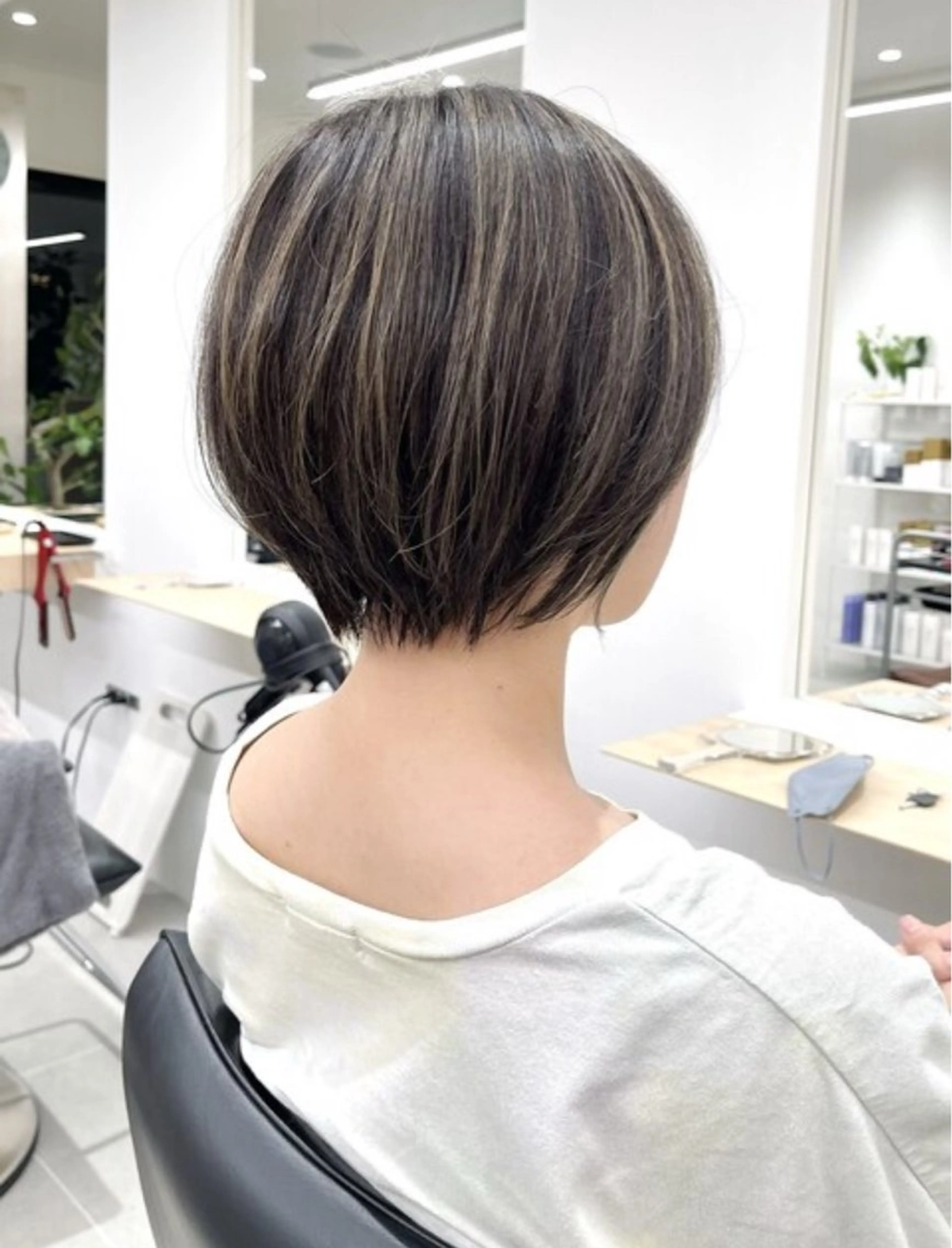 ショート ハイライト 🎀クロスパーマ／ ボブ🎀MOMONAのヘアスタイル