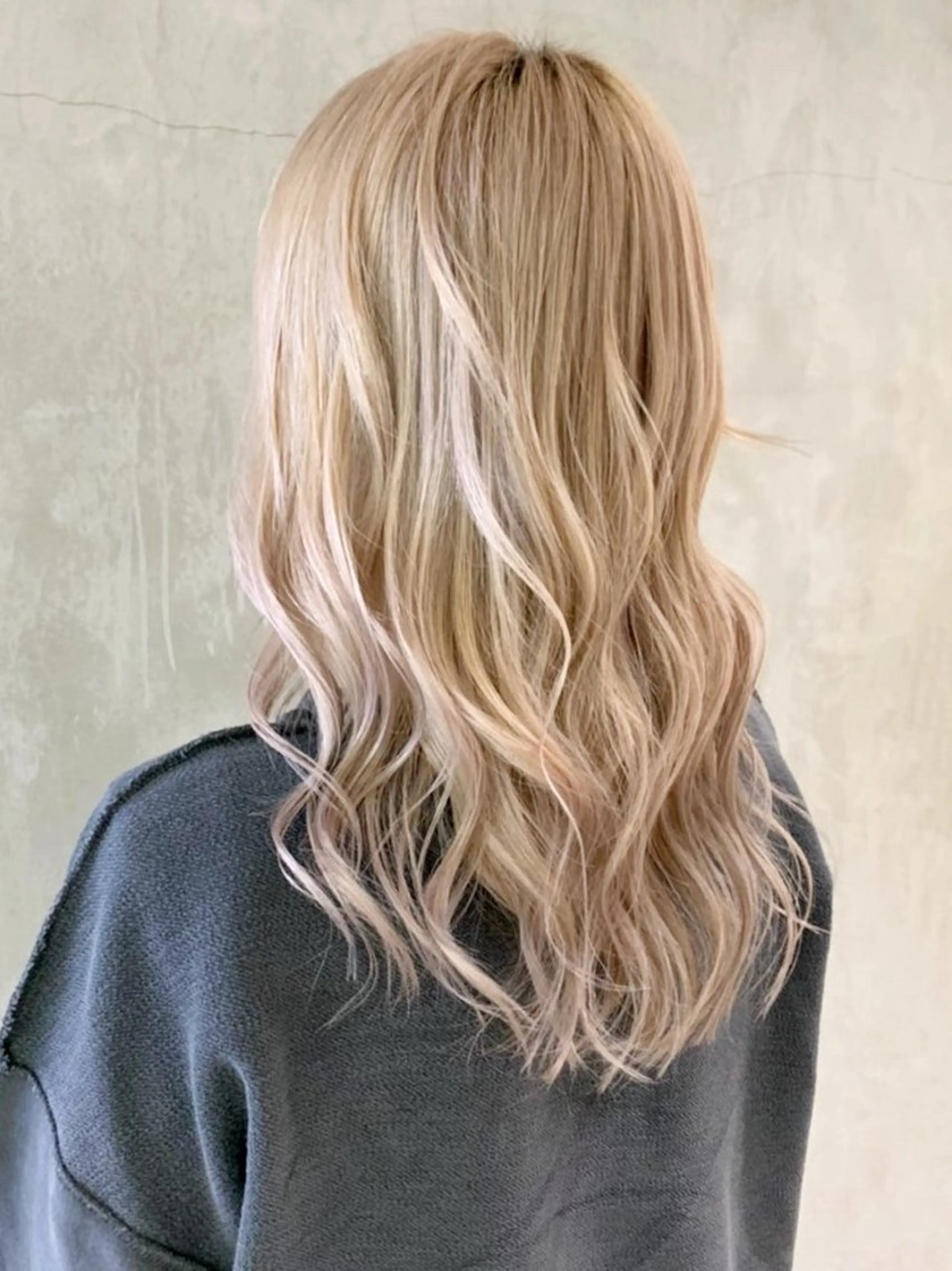 カラー ブリーチ ブロンド 透明感カラー ホワイトブロンド 透明感カラー ✨️さとりんのヘアスタイル