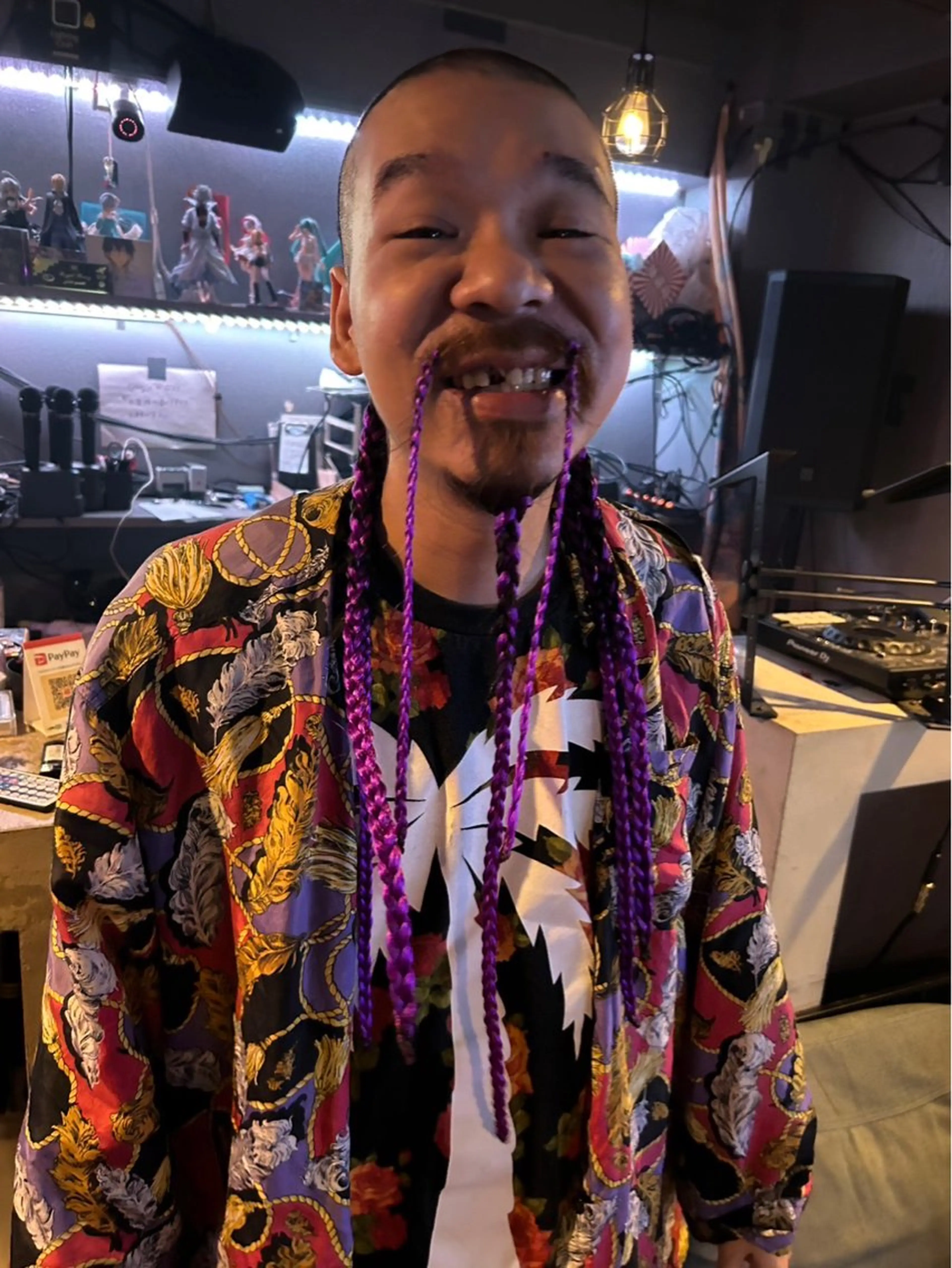 ミディアム トリートメント エクステ 派手髪支持率No1 Eisukeのヘアスタイル