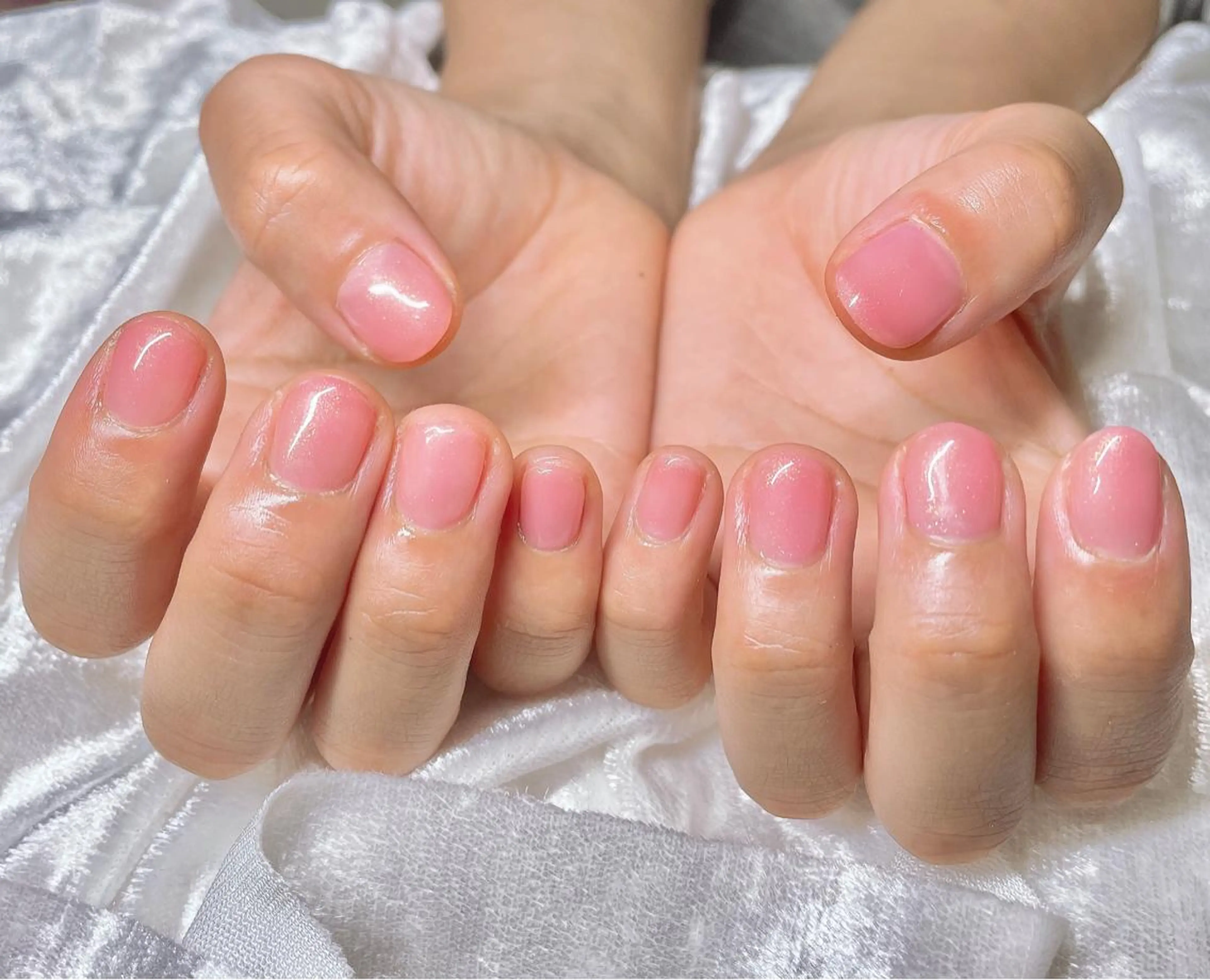 ネイル ラメ(グリッター) オフィスネイル ピンク ハンドネイル 遠藤 唯菜のネイルデザイン