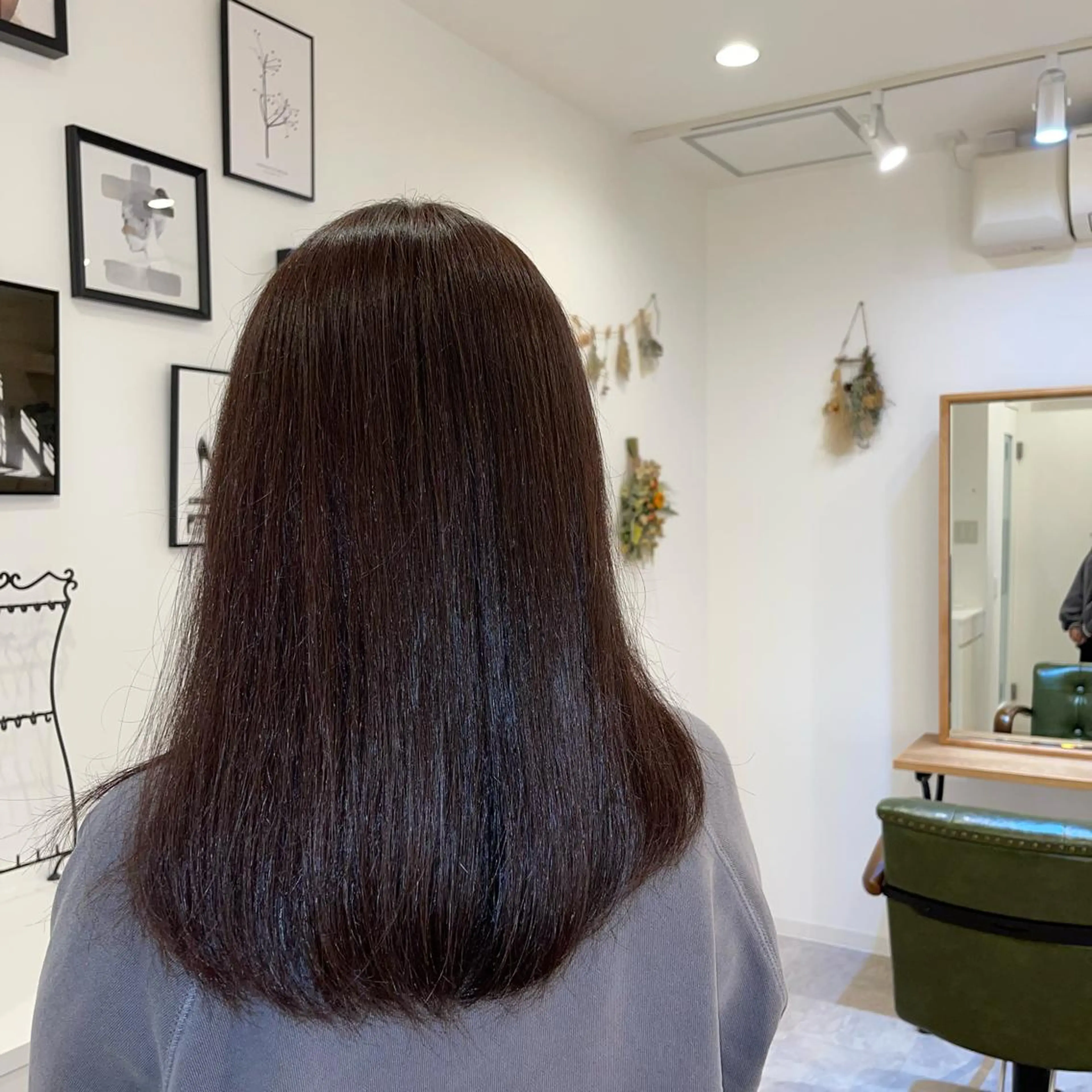 カラー 縮毛・酸性ストレート 特化のヘアスタイル