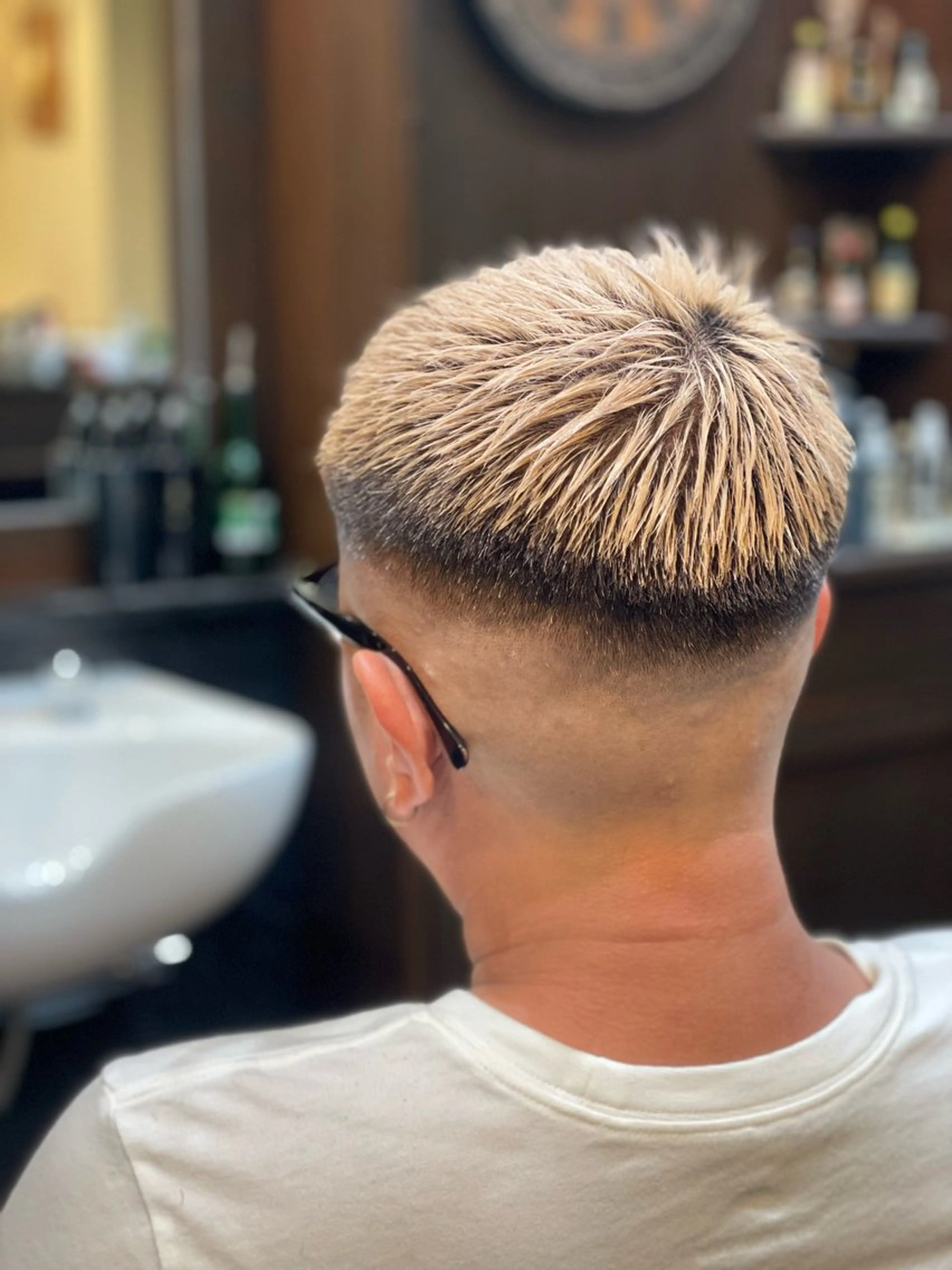 ショート メンズ 海老原 コウのヘアスタイル