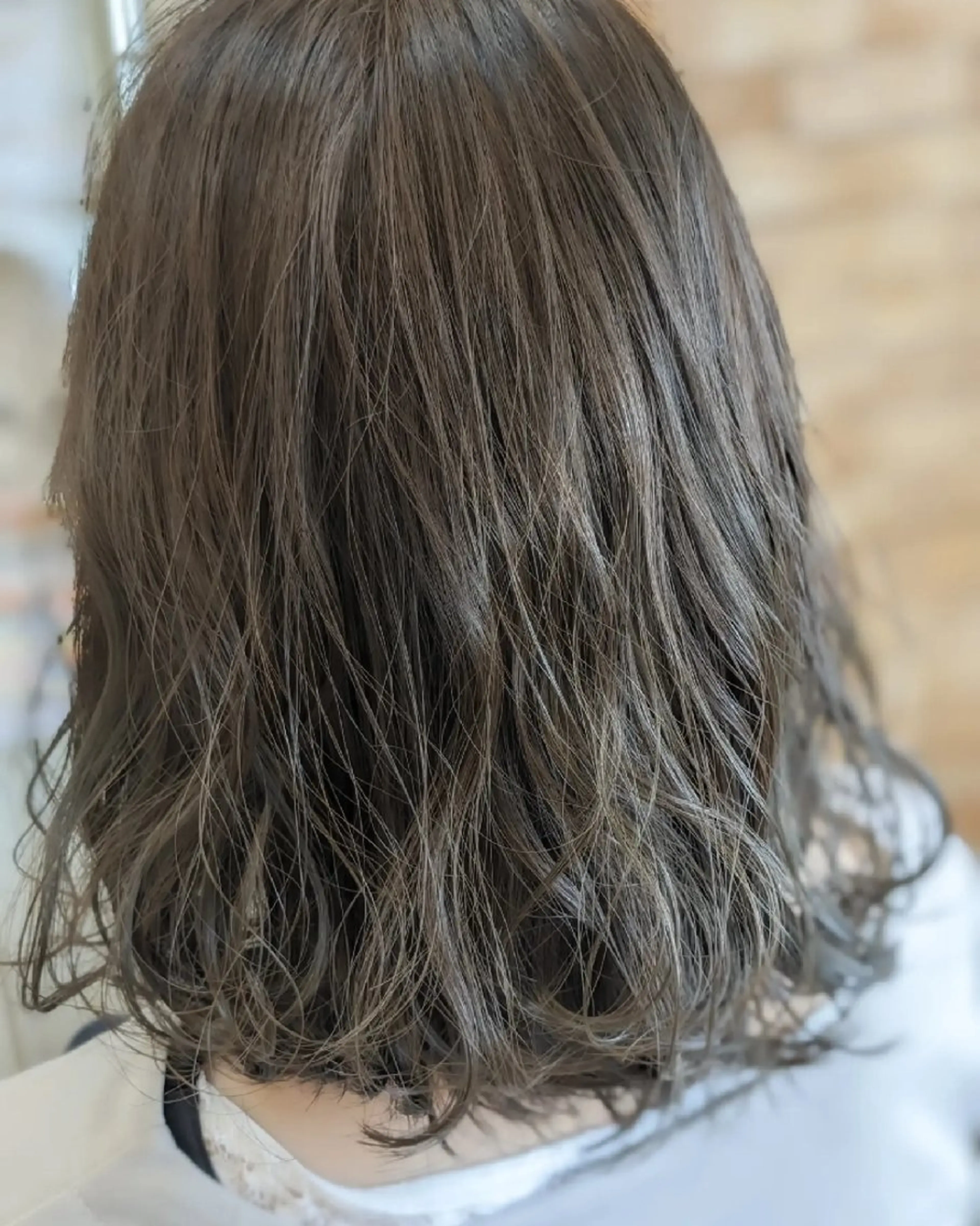 カラー ミディアム 加藤 彩のヘアスタイル