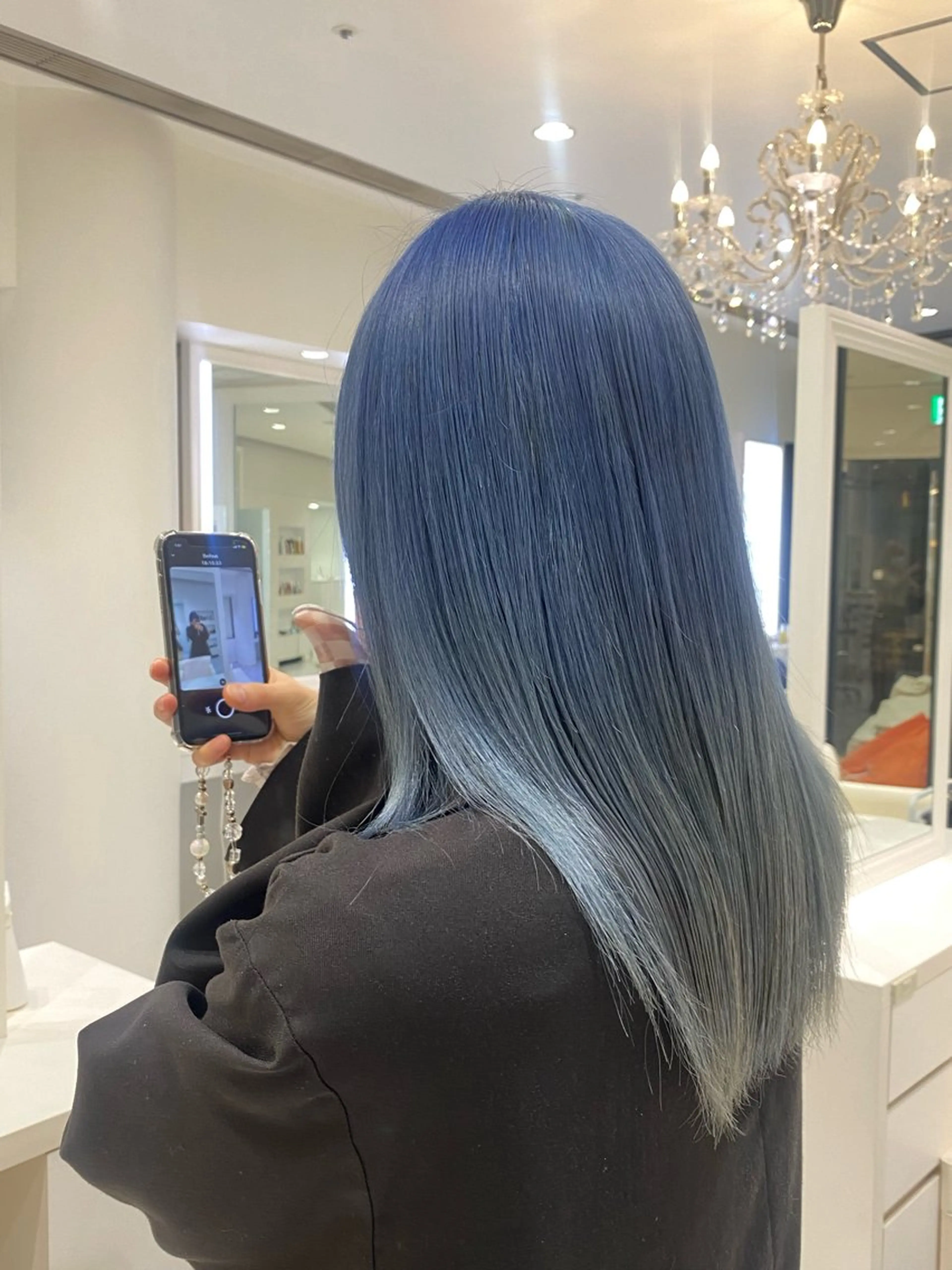 ロング 掛川 愛菜のヘアスタイル