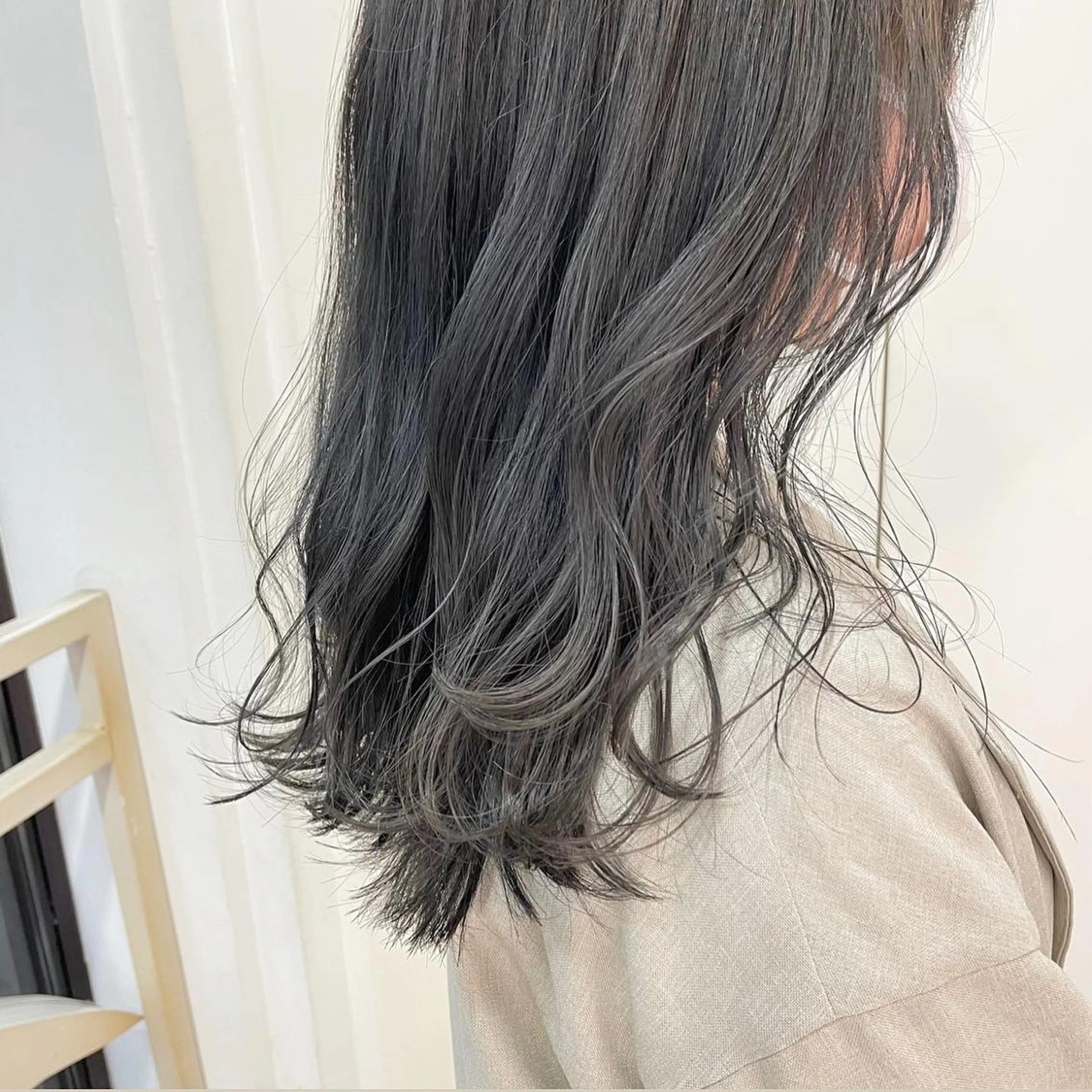 セミロング カラー TRENCH　相澤 果歩のヘアスタイル