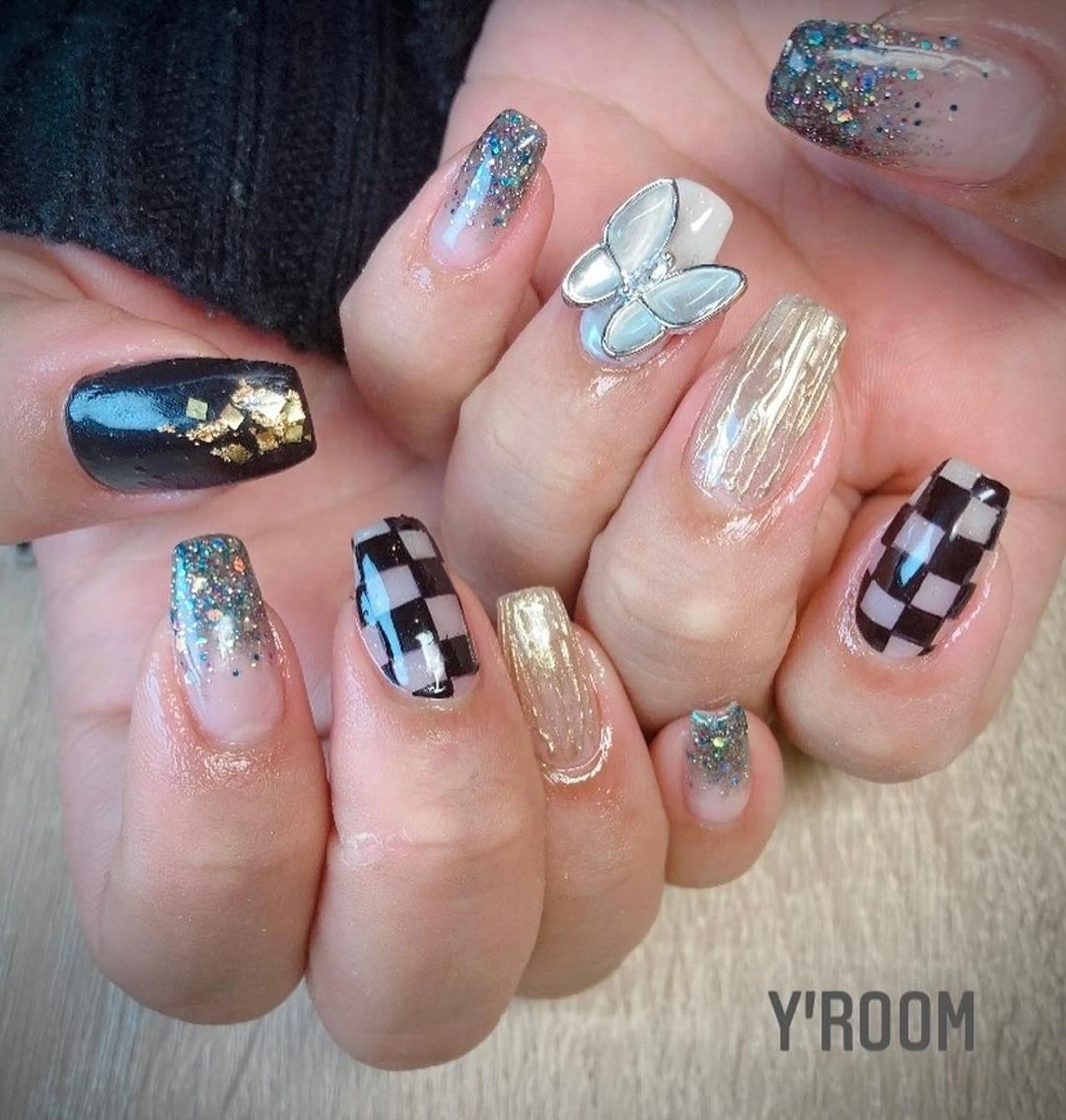 ネイル オーロラネイル フラッシュネイル ジェルネイル 氷ネイル・うるうるネイル 韓国ネイル ハンドネイル YUKA （ネイリスト）のネイルデザイン